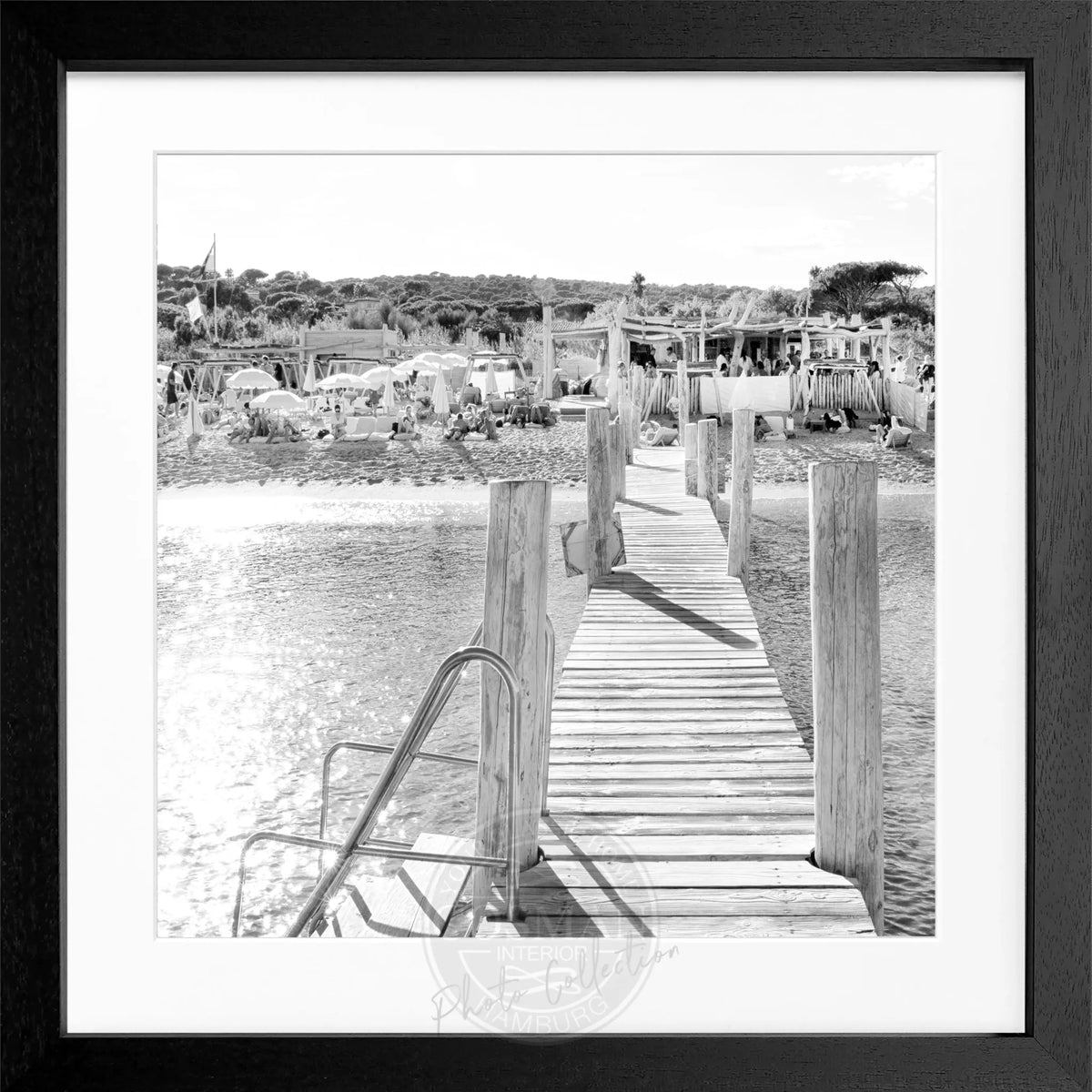 Schwarz-weiß Poster mit Rahmen, Motiv des Steg Le Club 55 in Saint Tropez, Cosman-Photocollection, 55x55 cm, quadratisch