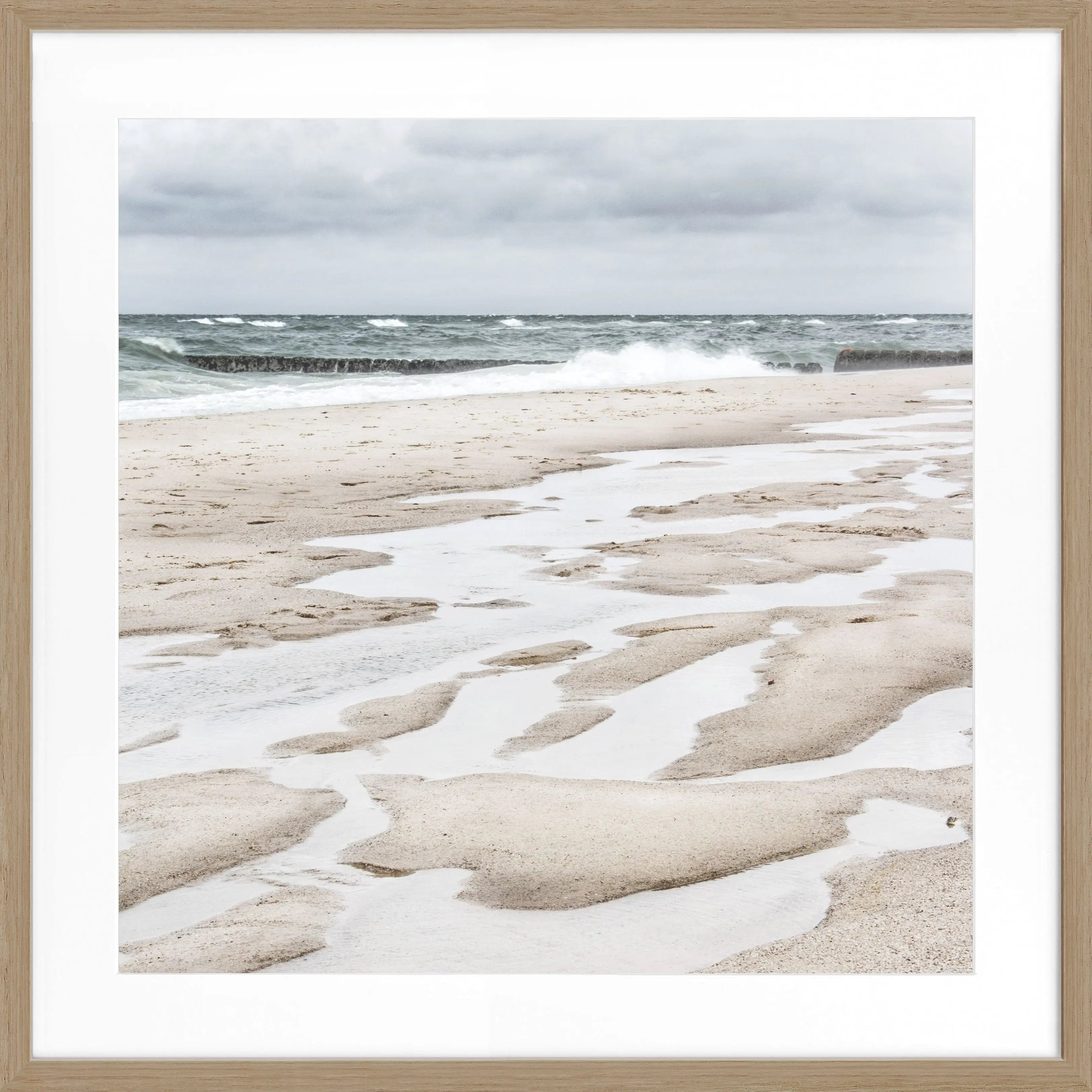 Schwarz-weiß Poster mit Rahmen von Cosman-Photocollection, Motiv Strand Sylt, quadratisch 55x55cm, elegantes Dekor für Zuhause