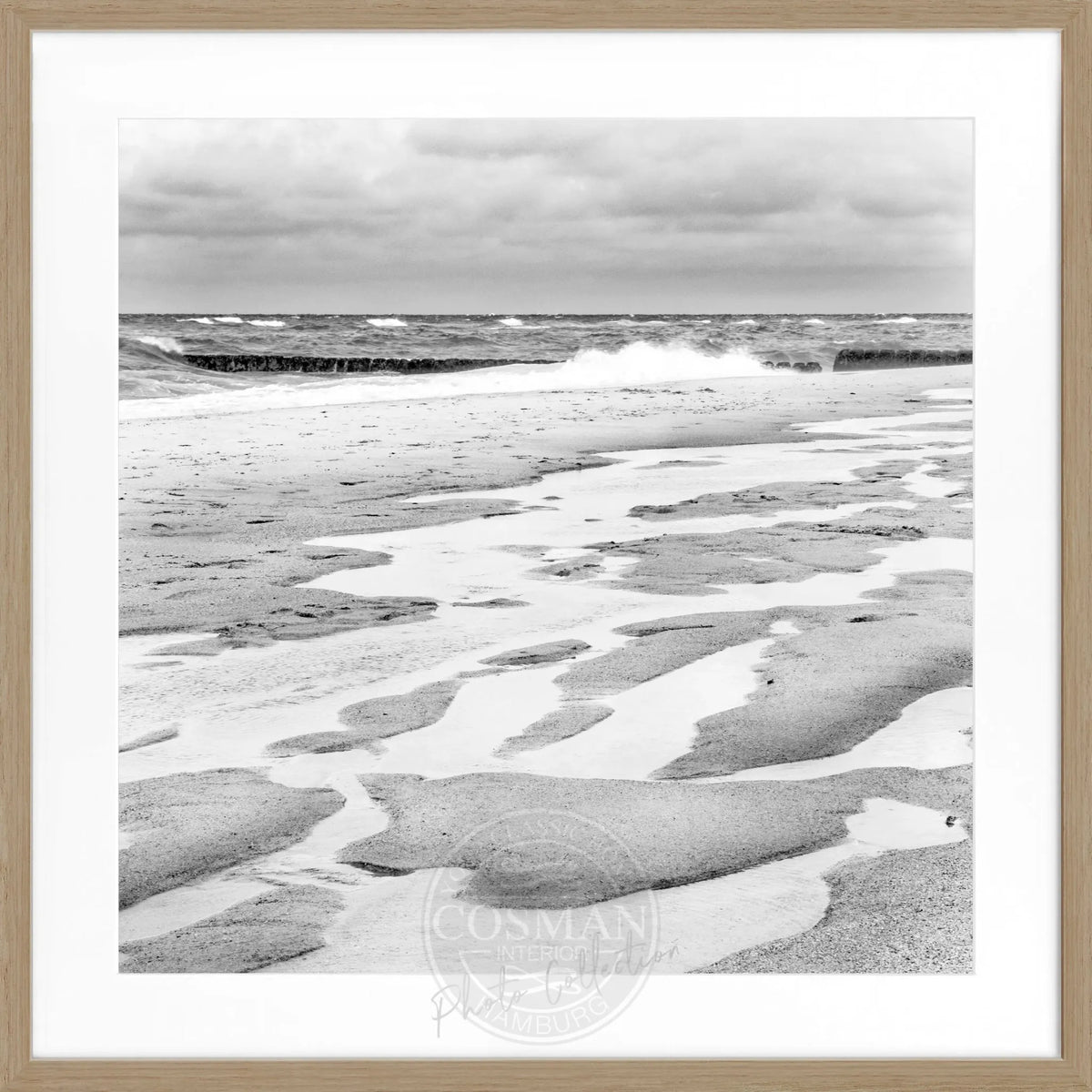 Schwarz-weiß Poster mit Rahmen ’Strand’ Sylt von Cosman-Photocollection, quadratisches 55x55cm Wandbild