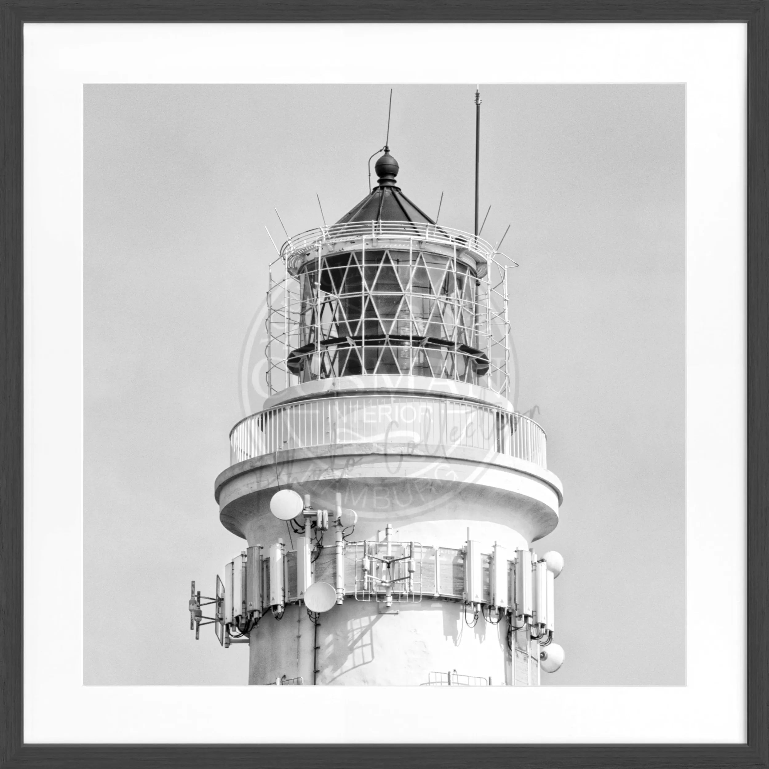 Schwarz-weiß Poster mit Rahmen von Cosman-Photocollection, Leuchtturm Kampen Sylt, quadratisch 55x55 cm, dekoratives Wandbild