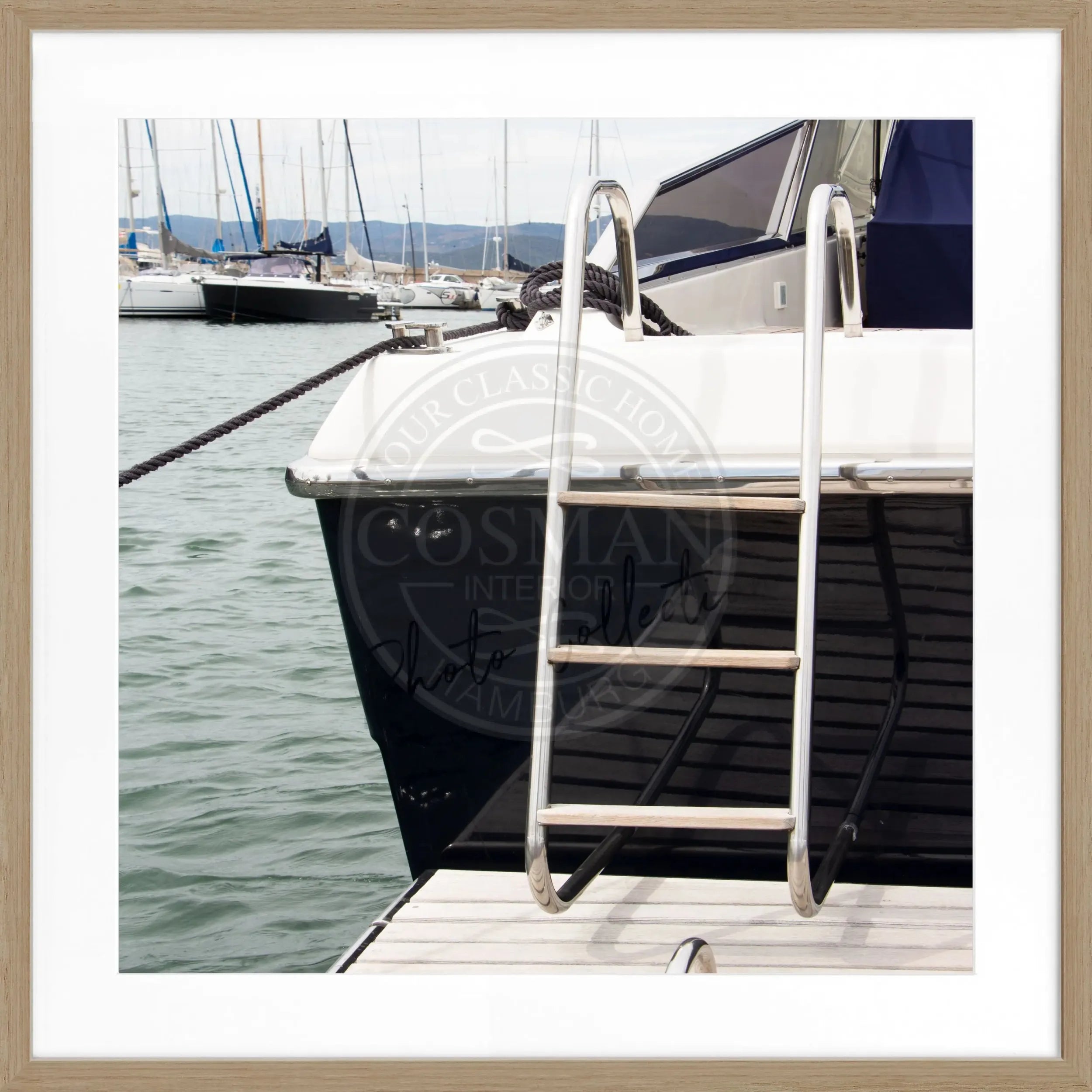 Schwarz-weiß Poster mit Rahmen, Yacht-Motiv, Saint Tropez, von Cosman-Photocollection, quadratisch, 55x55cm