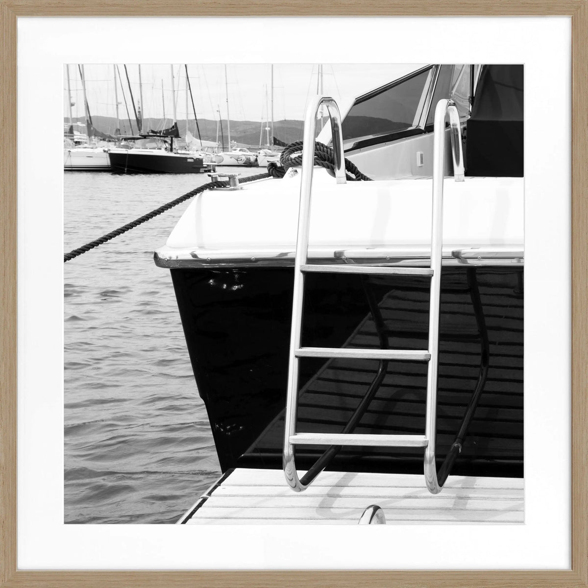 Schwarz-weiß Poster mit Rahmen, Yachten in Saint Tropez, Cosman-Photocollection, quadratisch 55x55cm, maritime Dekoration