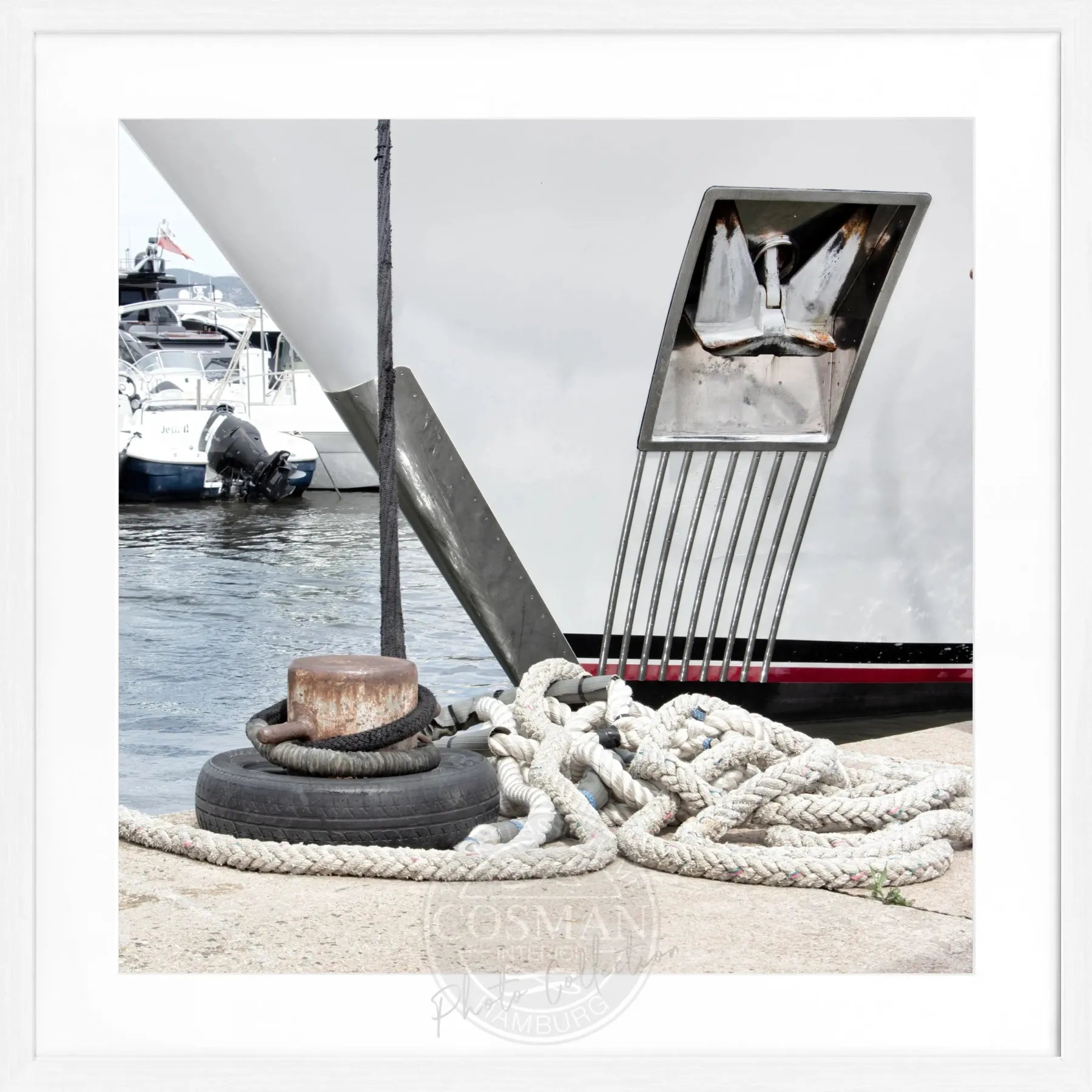 Schwarz-weiß Poster mit Rahmen, Yacht Motiv, Saint Tropez, von Cosman-Photocollection, quadratisch 55x55cm, stilvolle Wanddekoration