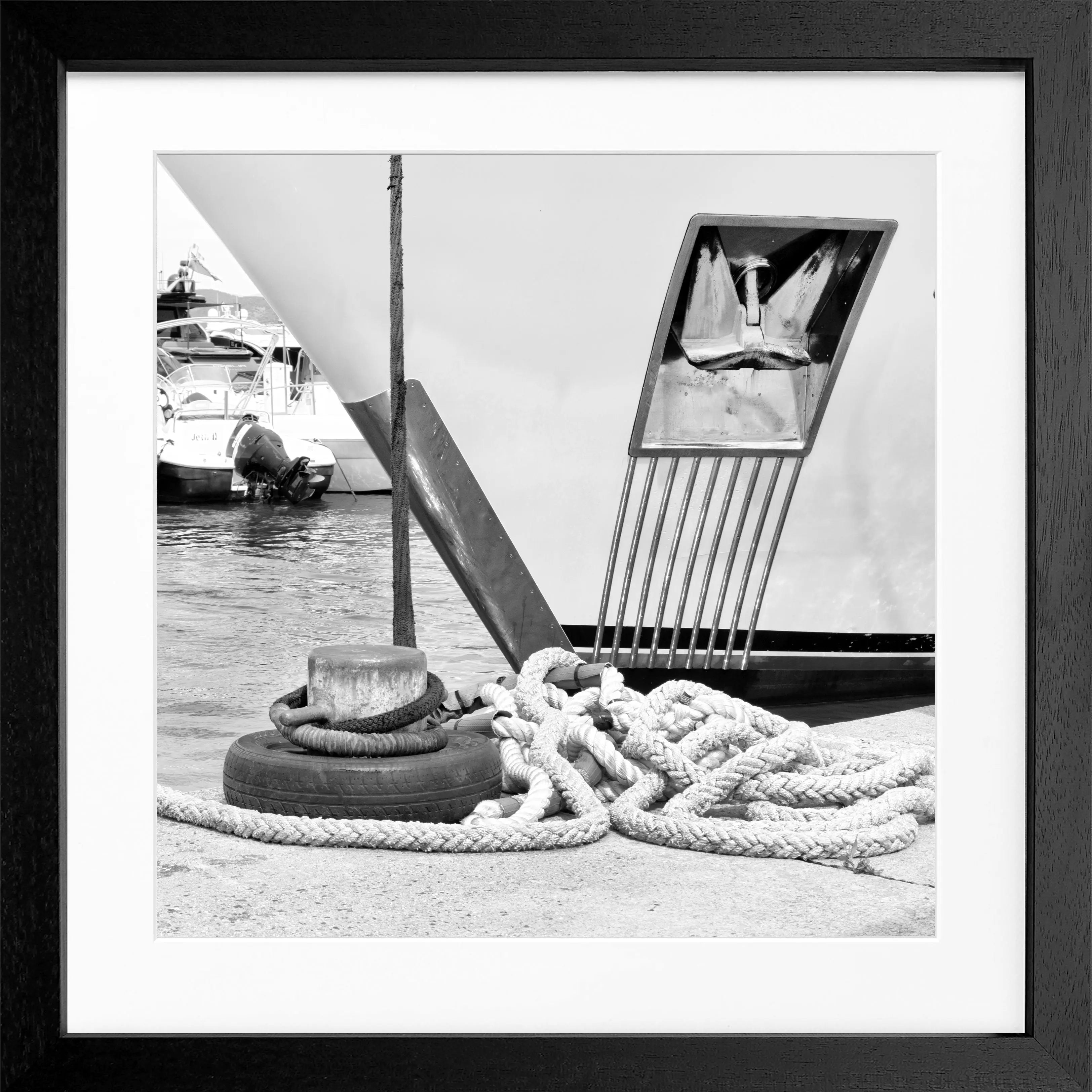 Schwarz-weiß Poster mit Rahmen, Yacht Motiv, Saint Tropez, von Cosman-Photocollection, quadratisch 55x55 cm