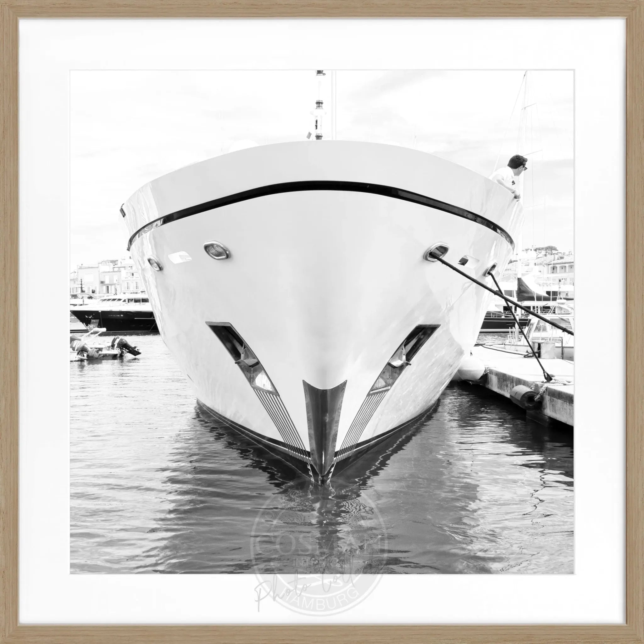 Schwarz-weiß Poster mit Rahmen von Cosman-Photocollection, Yacht-Motiv, quadratisch 55x55cm, Saint Tropez ST35Q