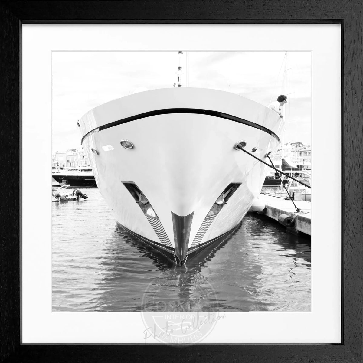 Schwarz-weiß quadratisches Poster mit Rahmen, Yacht-Motiv, Saint Tropez, von Cosman-Photocollection, 55x55 cm