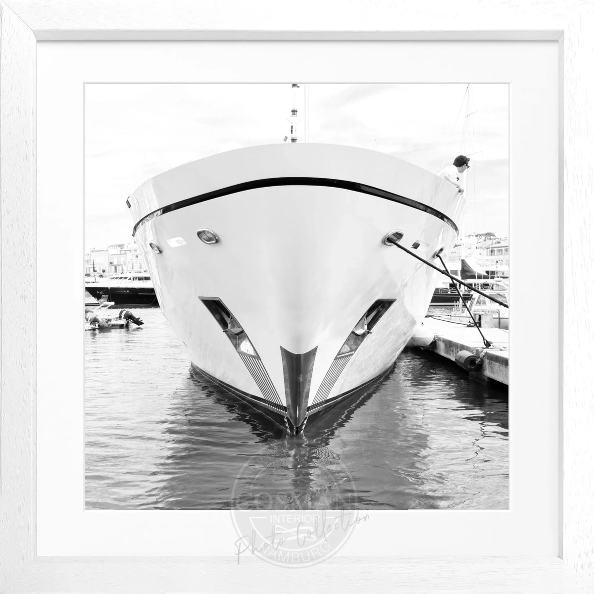 Schwarz-weiß Poster mit Rahmen, Yacht-Motiv, Saint Tropez, von Cosman-Photocollection, quadratisch 55x55 cm.