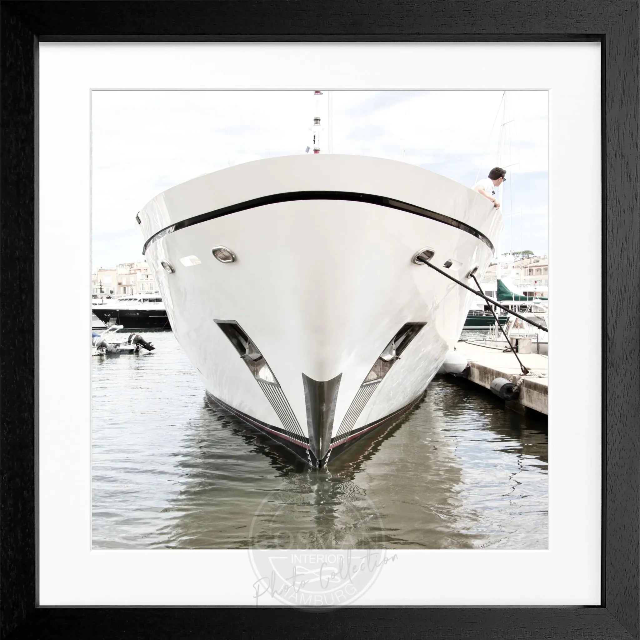 Schwarz-weiß Poster mit Rahmen, Yacht-Motiv in Saint Tropez, Cosman-Photocollection, quadratisch 55x55 cm