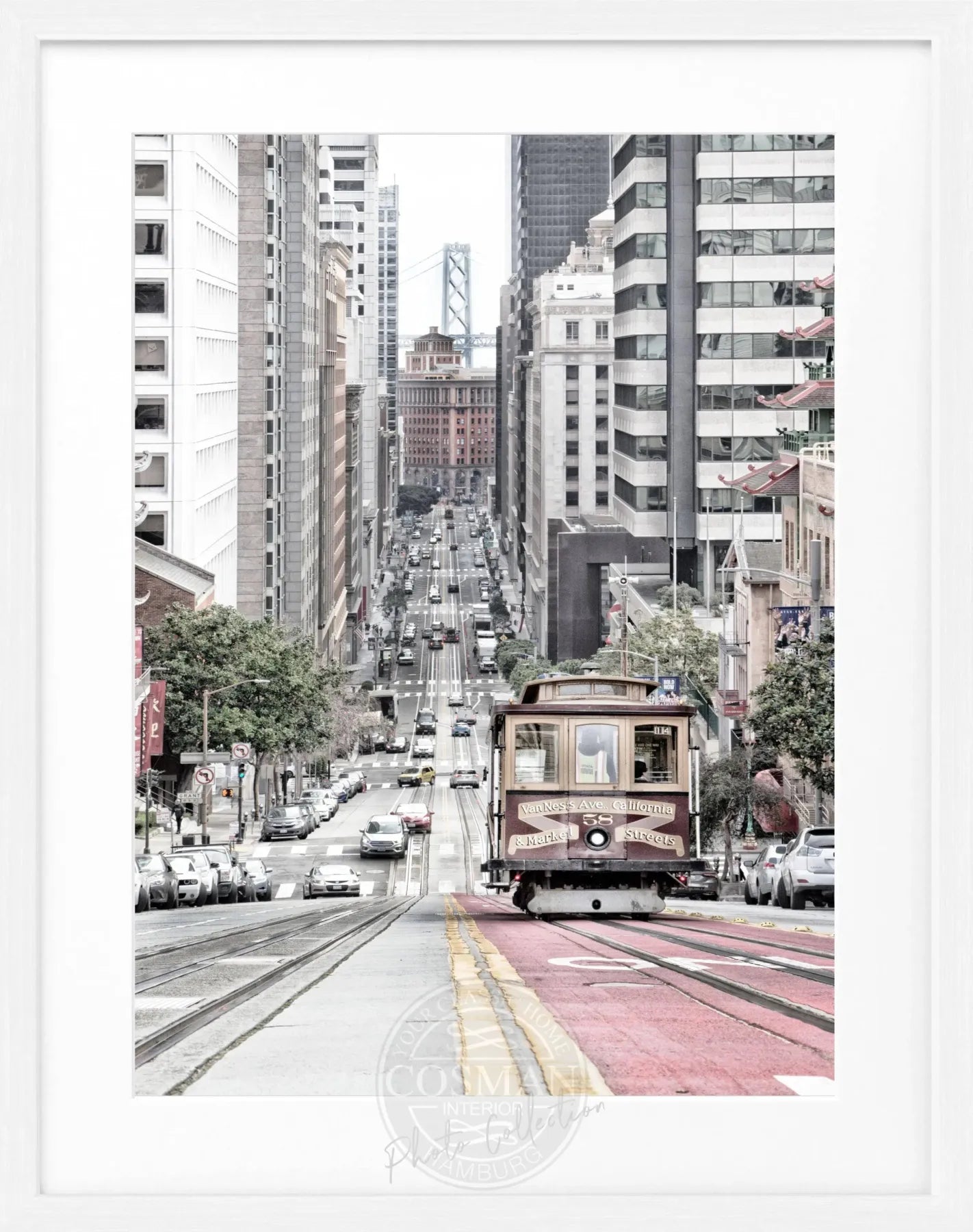Schwarz-Weiß Poster mit Rahmen 'Cable Cars' von Cosman-Photocollection, San Francisco, 25x31 cm, Stadtansicht mit Cable Cars
