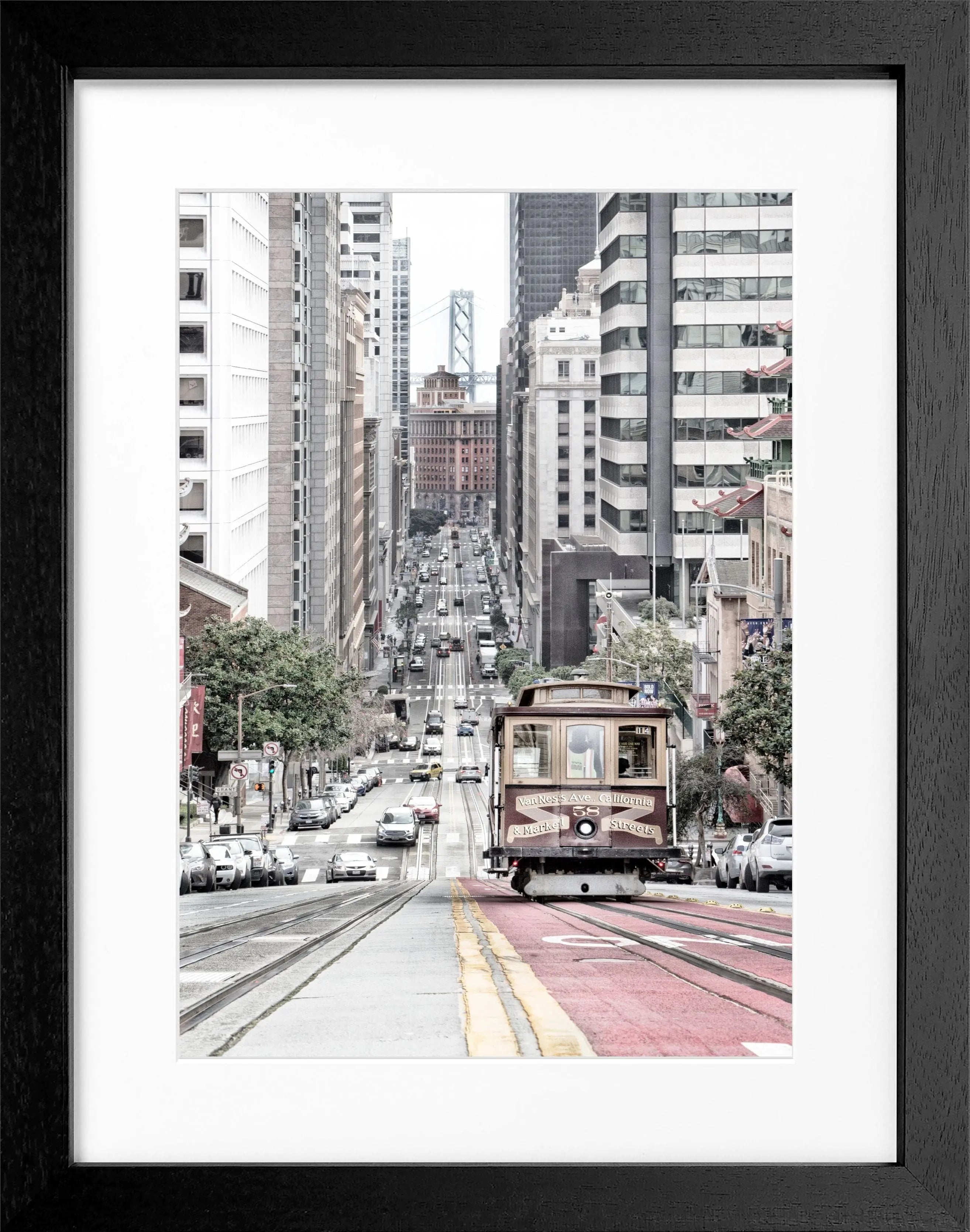 Schwarzer Poster mit Rahmen, Motiv der Cable Cars in San Francisco, von Cosman-Photocollection, 25x31 cm, Schwarz-Weiß.