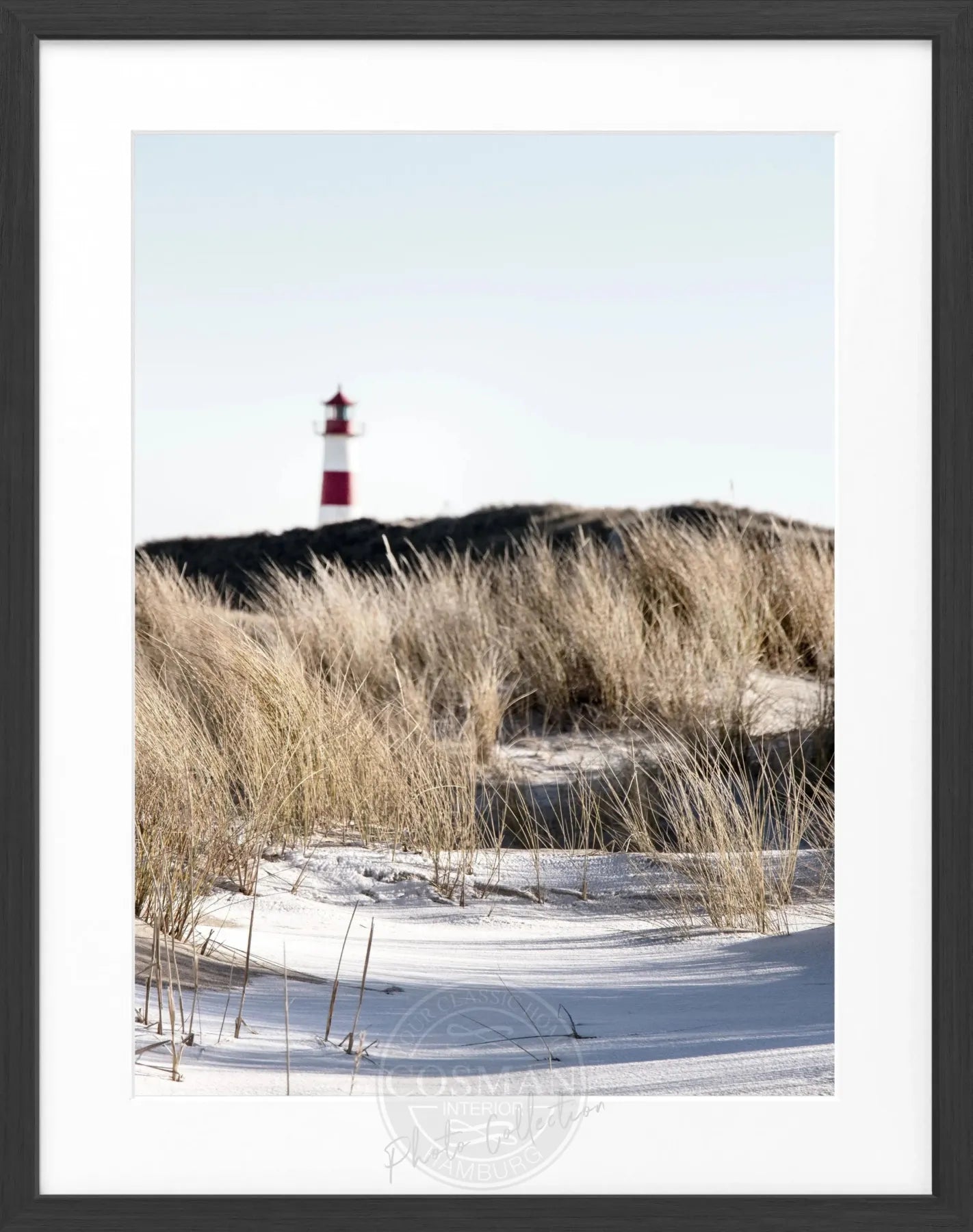 Schwarz-weiß Poster mit schwarzem Rahmen, zeigt Dünenmotiv auf Sylt, von Cosman-Photocollection, Maße 25x31 cm