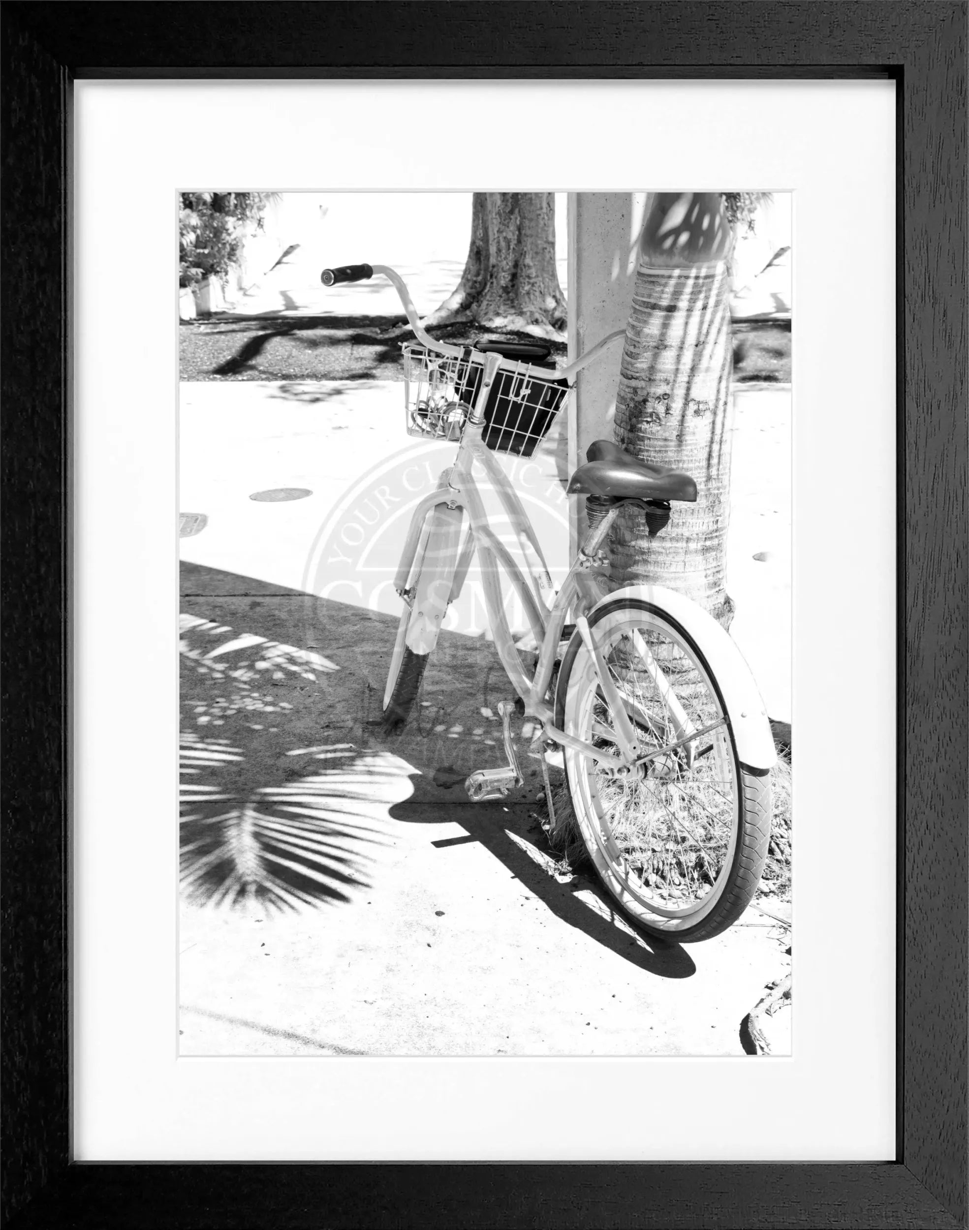 Schwarz-weiß Poster mit Rahmen, Florida Key West ’Bike’, von Cosman-Photocollection, 25x31 cm, stilvolles Wandbild