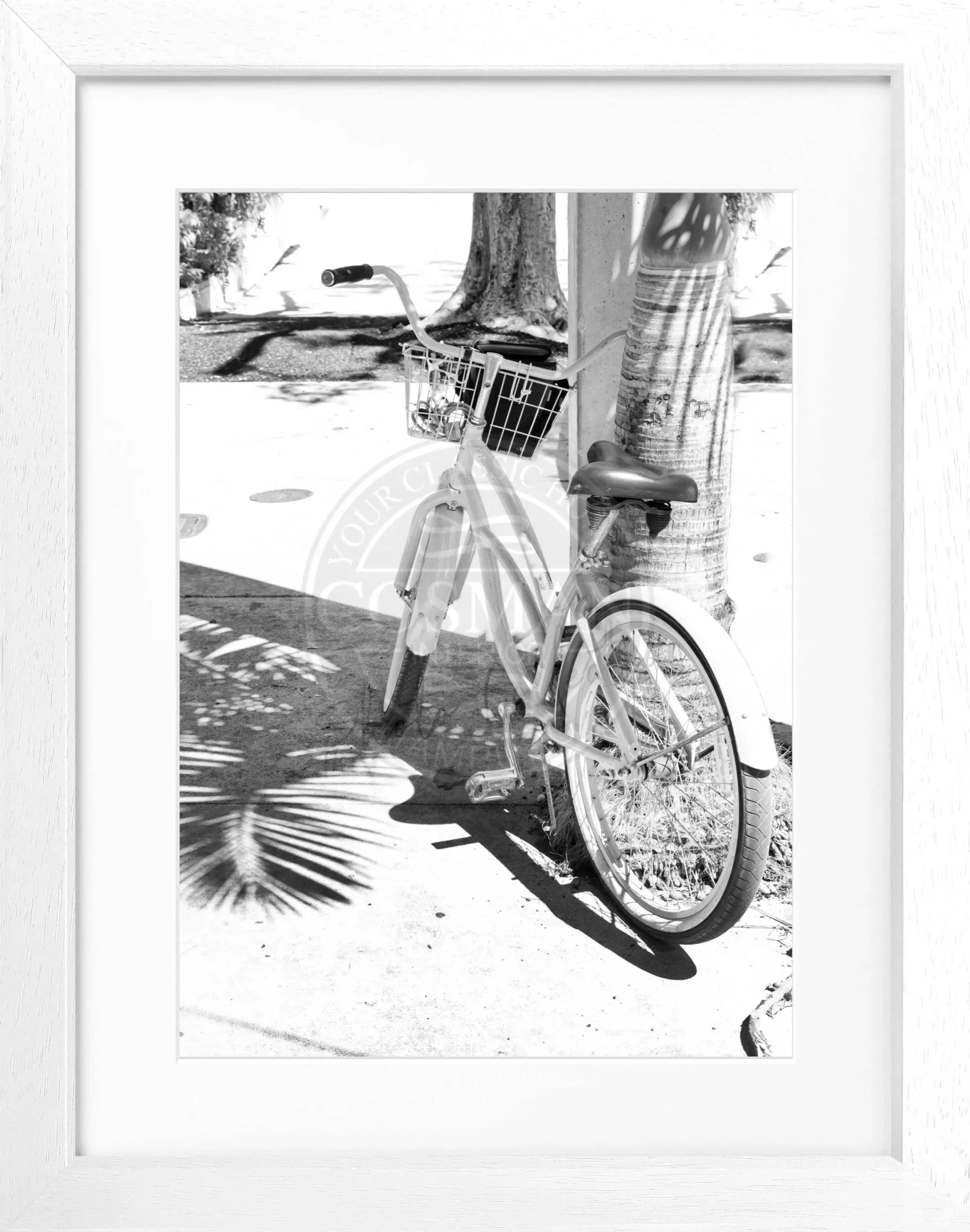 Schwarz-weiß Poster mit Rahmen von Cosman-Photocollection, Florida Key West Bike Motiv, 25x31 cm, Wanddekoration
