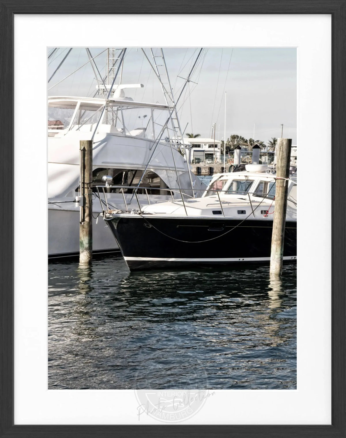 Schwarz-weiß Poster mit Rahmen von Cosman-Photocollection, Florida Key West Boot Motiv, 25x31 cm, Kunstwanddekoration