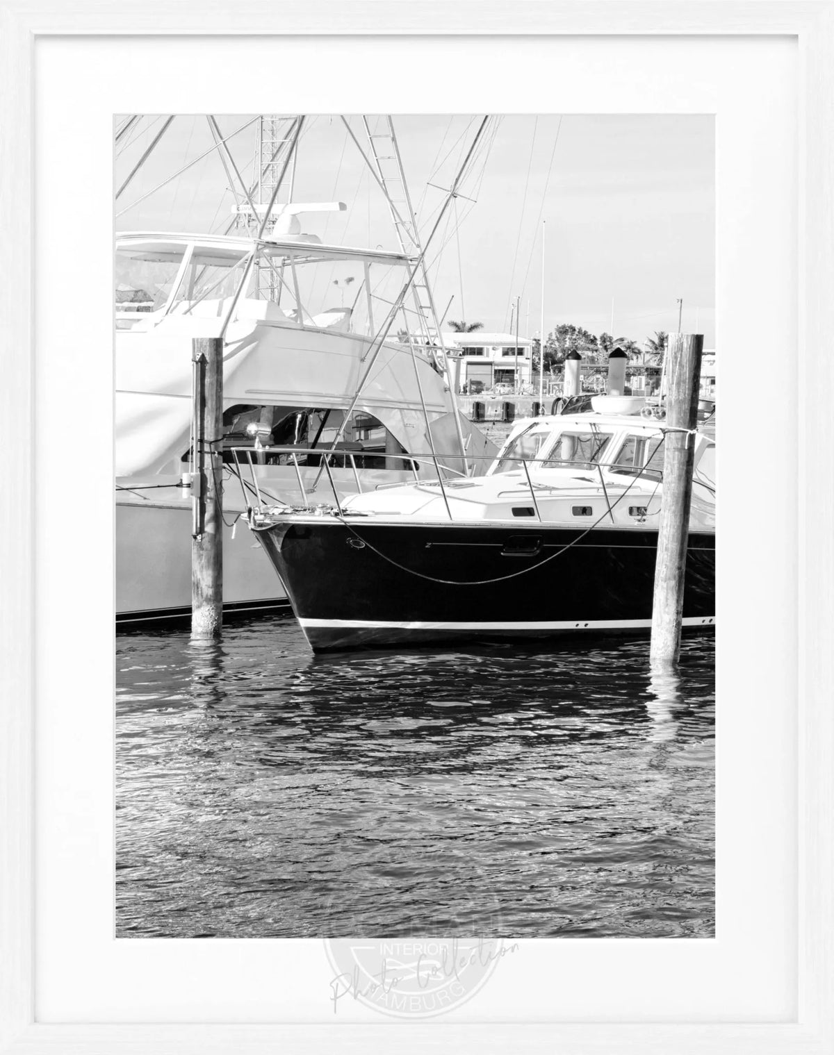 Schwarz-weiß Poster mit Rahmen von Cosman-Photocollection, Florida Key West Boot Motiv, 25x31 cm, Wanddekoration