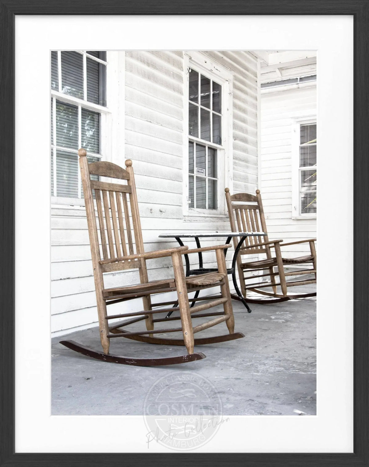 Schwarz-weiß Poster mit Rahmen von Cosman-Photocollection, Florida Key West mit Liegestuhl, Maße 25x31 cm, dekoratives Wandbild