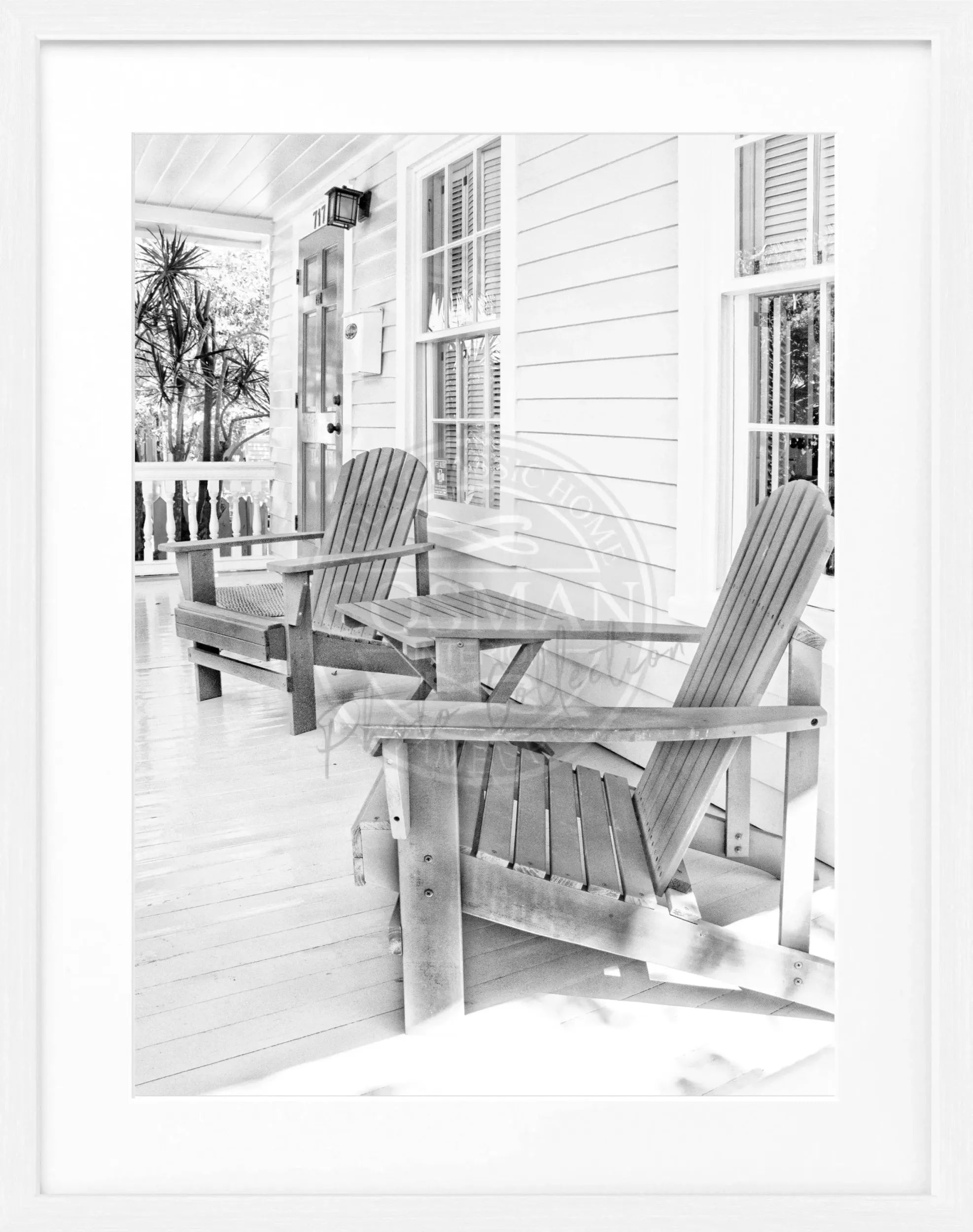 Schwarz-weiß Poster mit Rahmen von Cosman-Photocollection, Florida Key West Deckchair Motiv, 25x31 cm