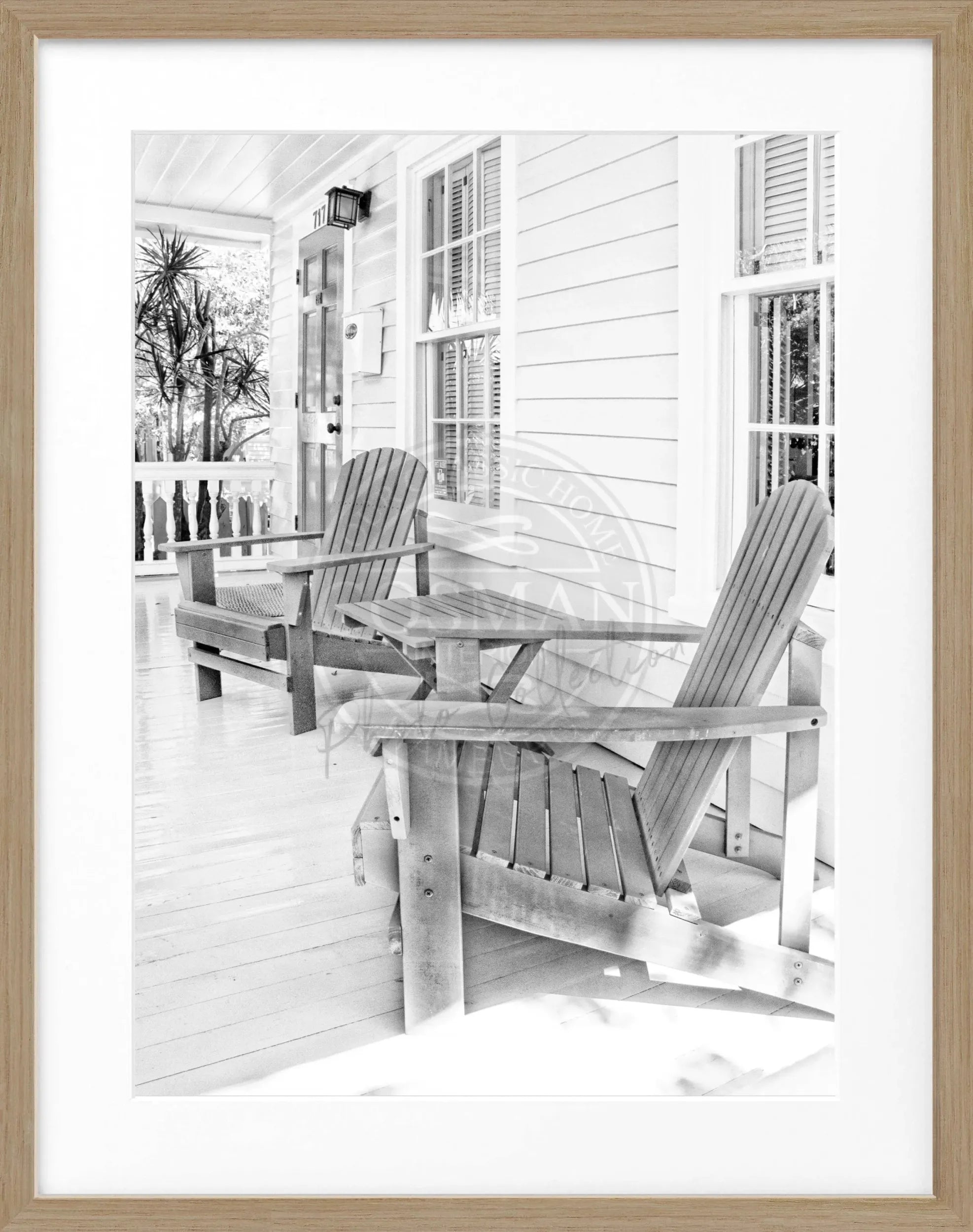 Schwarz-weiß Poster mit Rahmen, Florida Key West ’Deckchair’ Motiv, 25x31cm, von Cosman-Photocollection