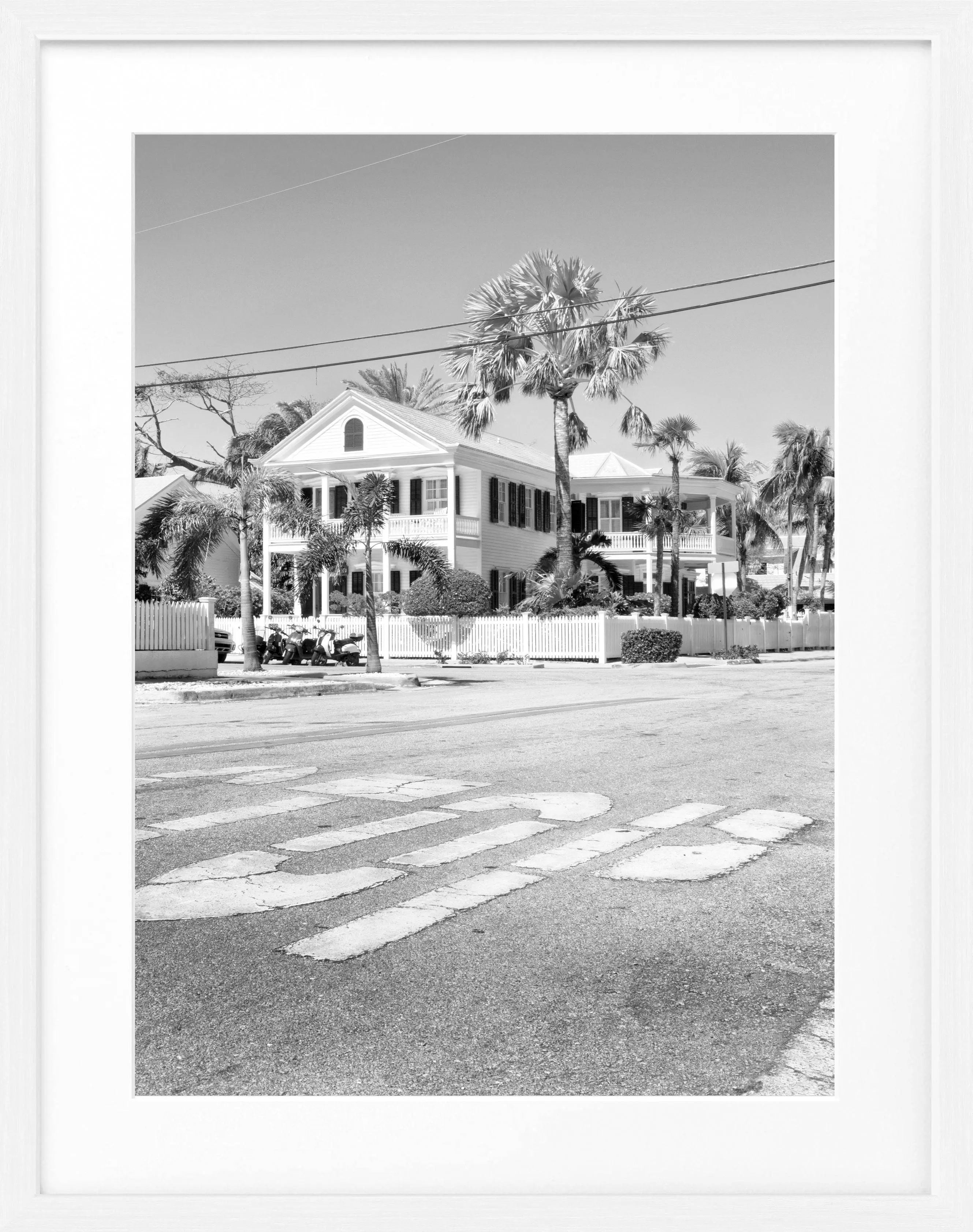 Schwarz-weiß Poster mit Rahmen von Florida Key West, 25x31 cm, von Cosman-Photocollection, zeigt eine typische Szenerie.