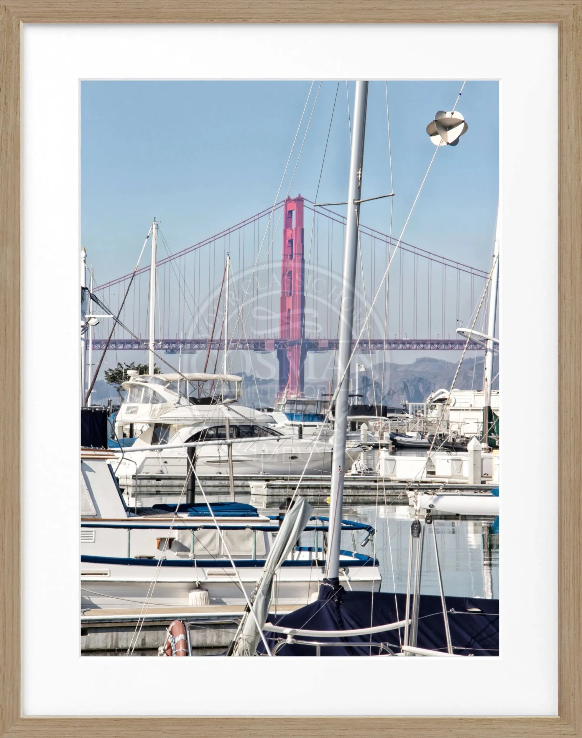 Schwarz-weiß Poster mit Rahmen von Cosman-Photocollection, Golden Gate Bridge in San Francisco, 25x31 cm, Fotokunst.