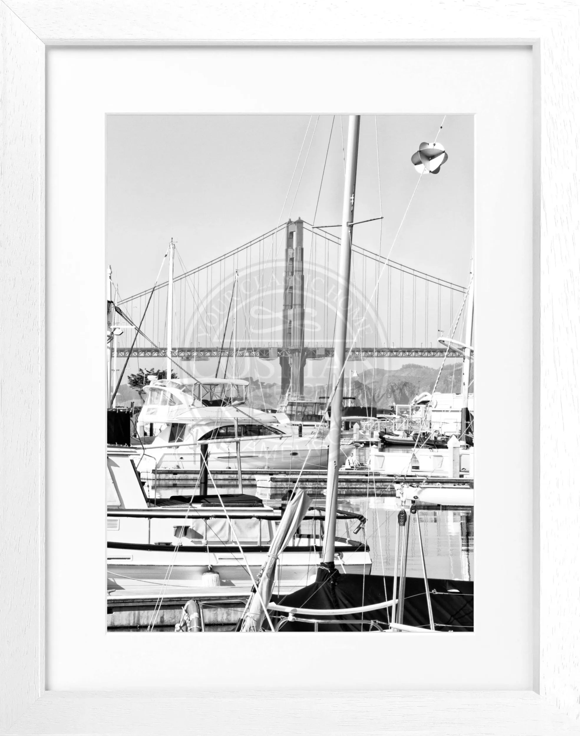 Schwarz-weiß Poster mit Rahmen von Cosman-Photocollection, Golden Gate Bridge in San Francisco, 25x31 cm, Motiv SF15
