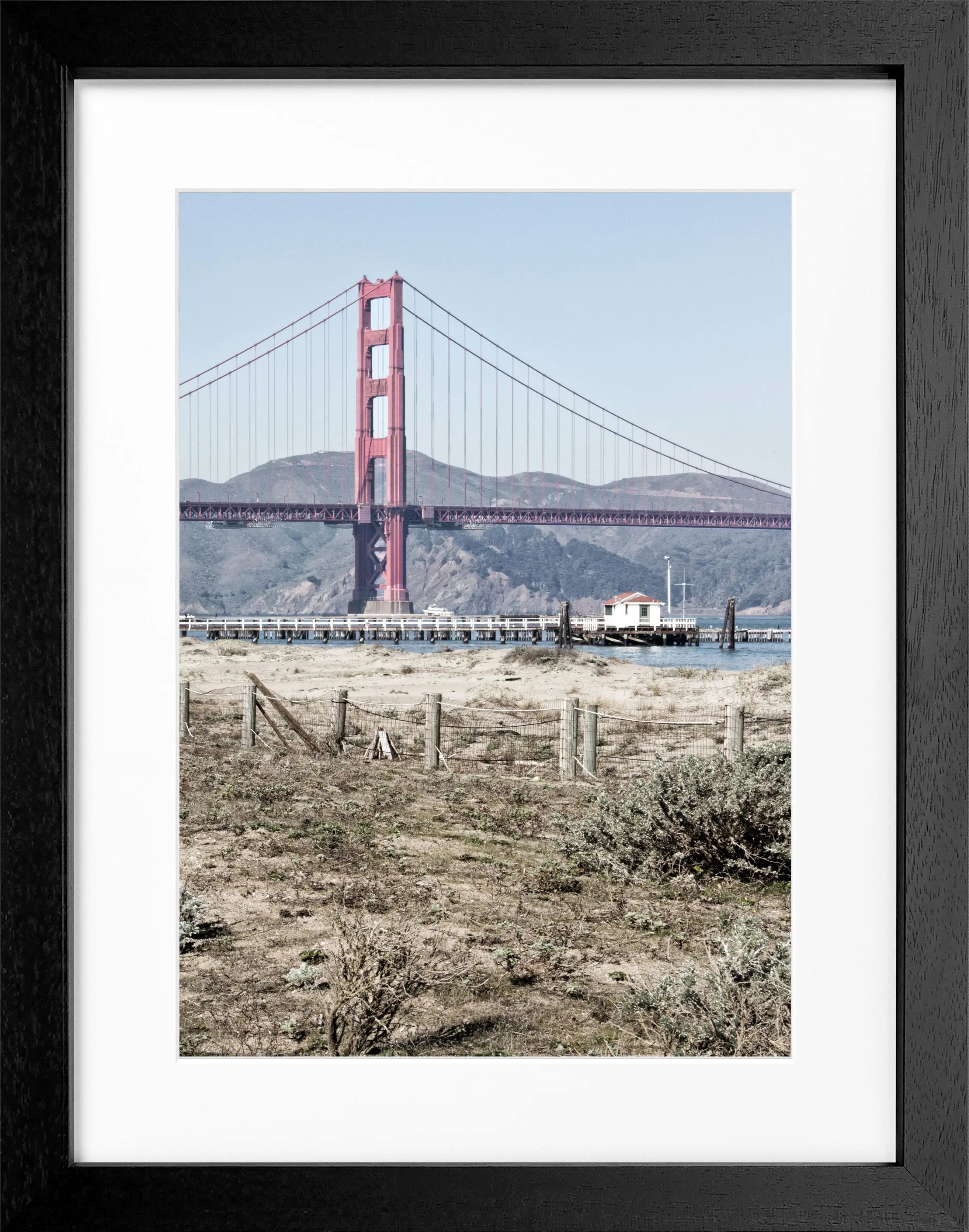 Schwarz-weiß Poster mit Rahmen von der Golden Gate Bridge in San Francisco, 25x31 cm, von Cosman-Photocollection