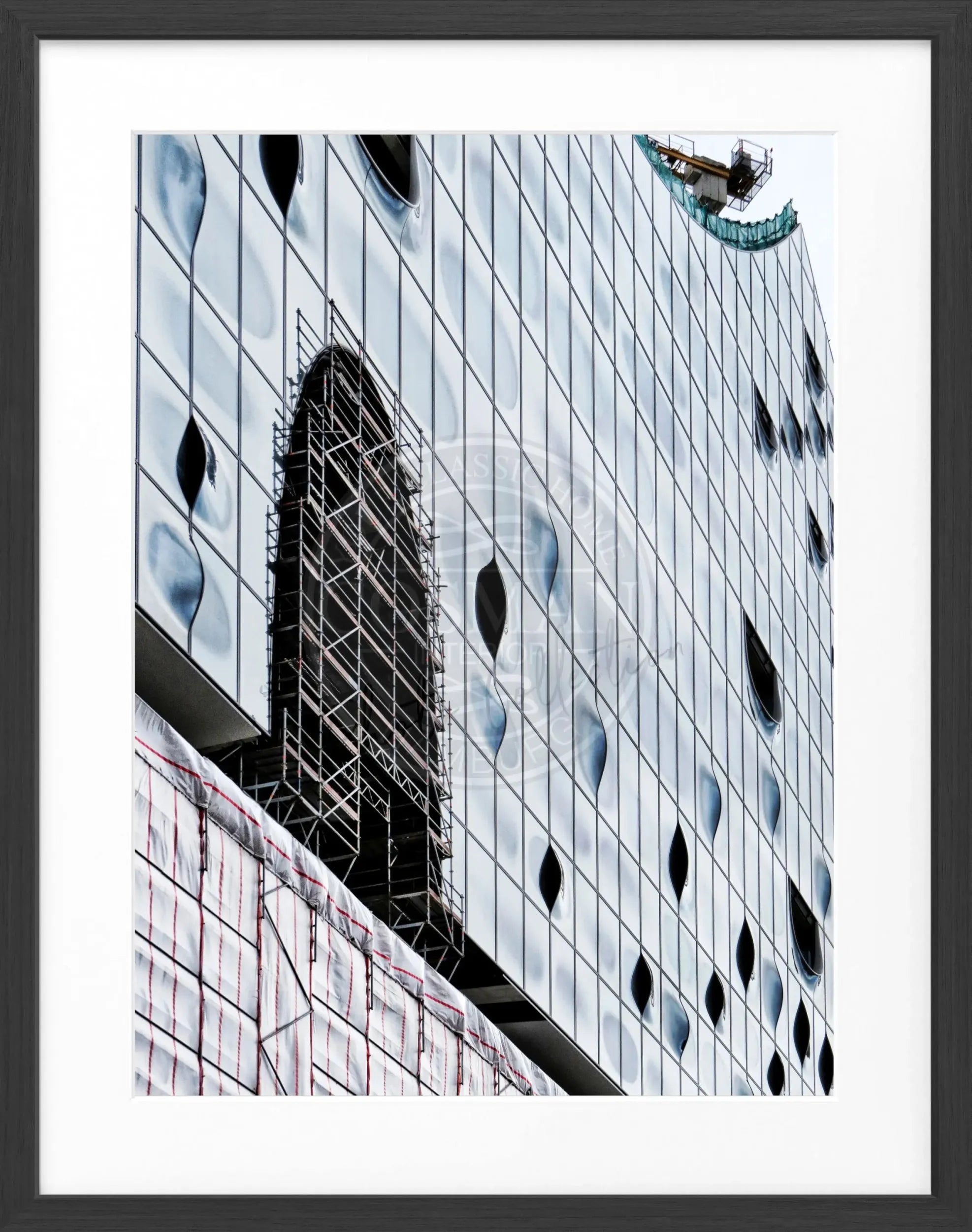 Schwarz-weiß Poster mit Rahmen von Hamburg Elphi, 25x31 cm, von Cosman-Photocollection, detailreiche Stadtaufnahme