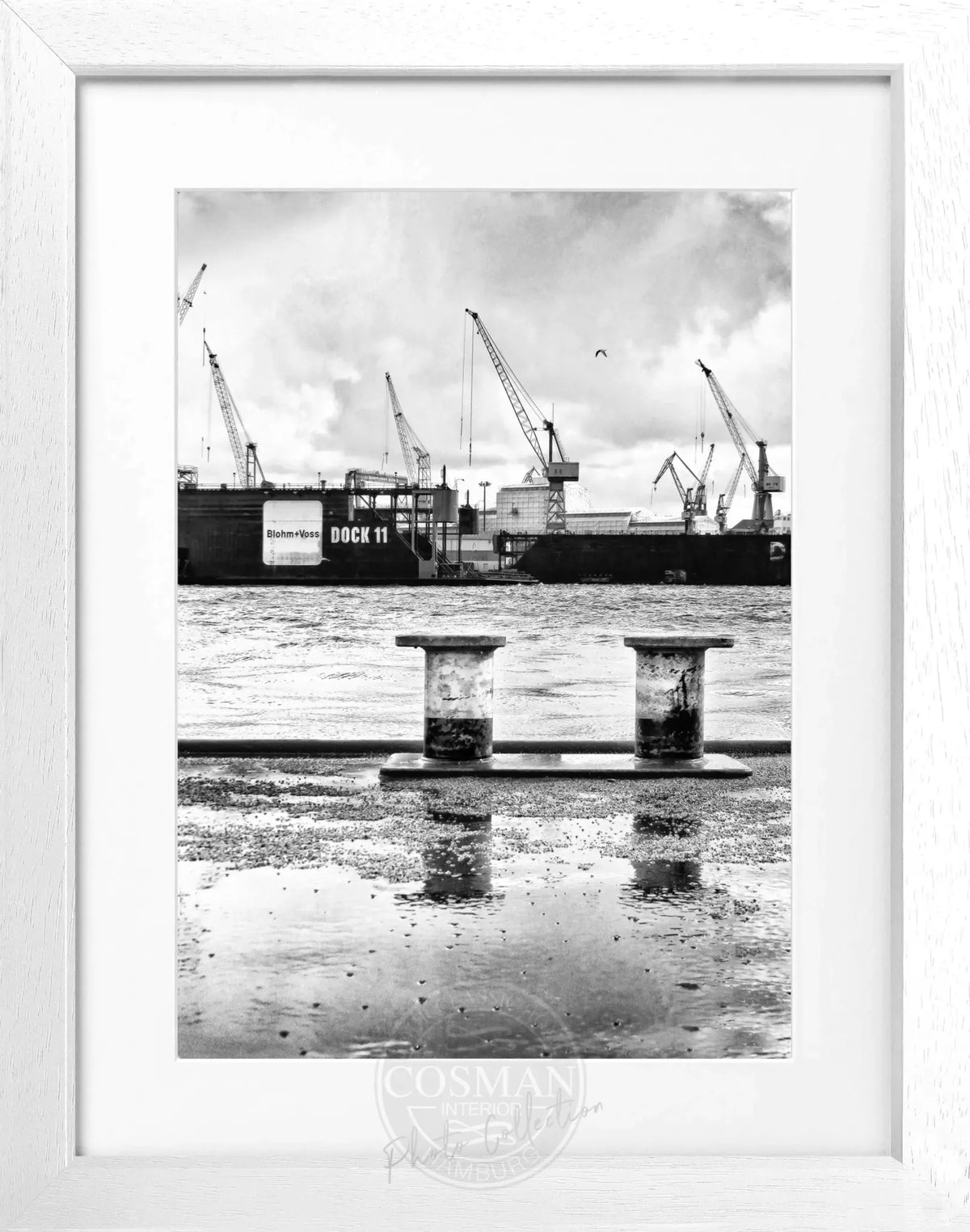 Schwarz-weiß Poster des Hamburger Hafens mit Rahmen, Cosman-Photocollection, 25x31 cm, Motiv Dock 11, HH05K.