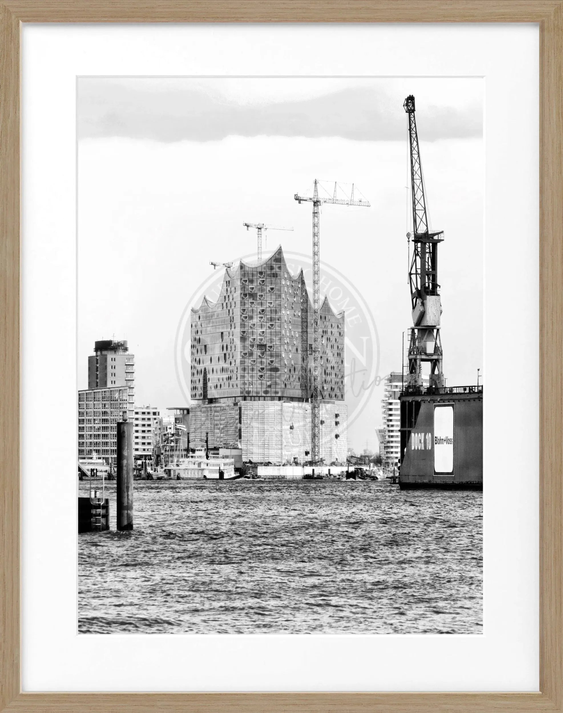 Schwarz-Weiß-Poster mit Rahmen, Hamburg Hafen Elphi, von Cosman-Photocollection, 25x31cm, maritime Stadtansicht