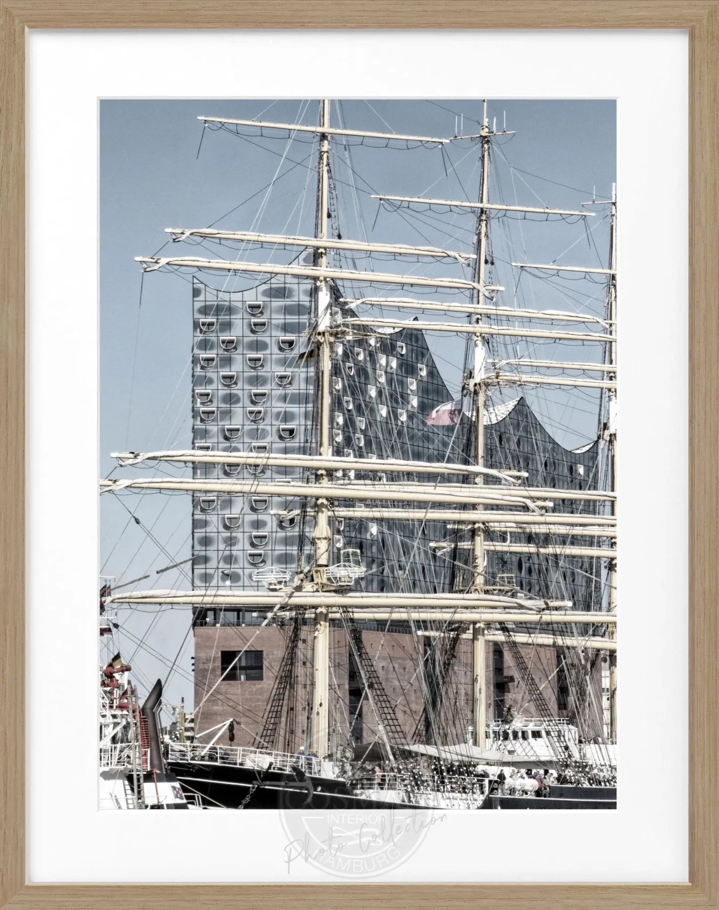 Schwarz-weiß Poster mit Rahmen, Hamburg Hafen Elphi, von Cosman-Photocollection, 25x31 cm, maritimes Motiv