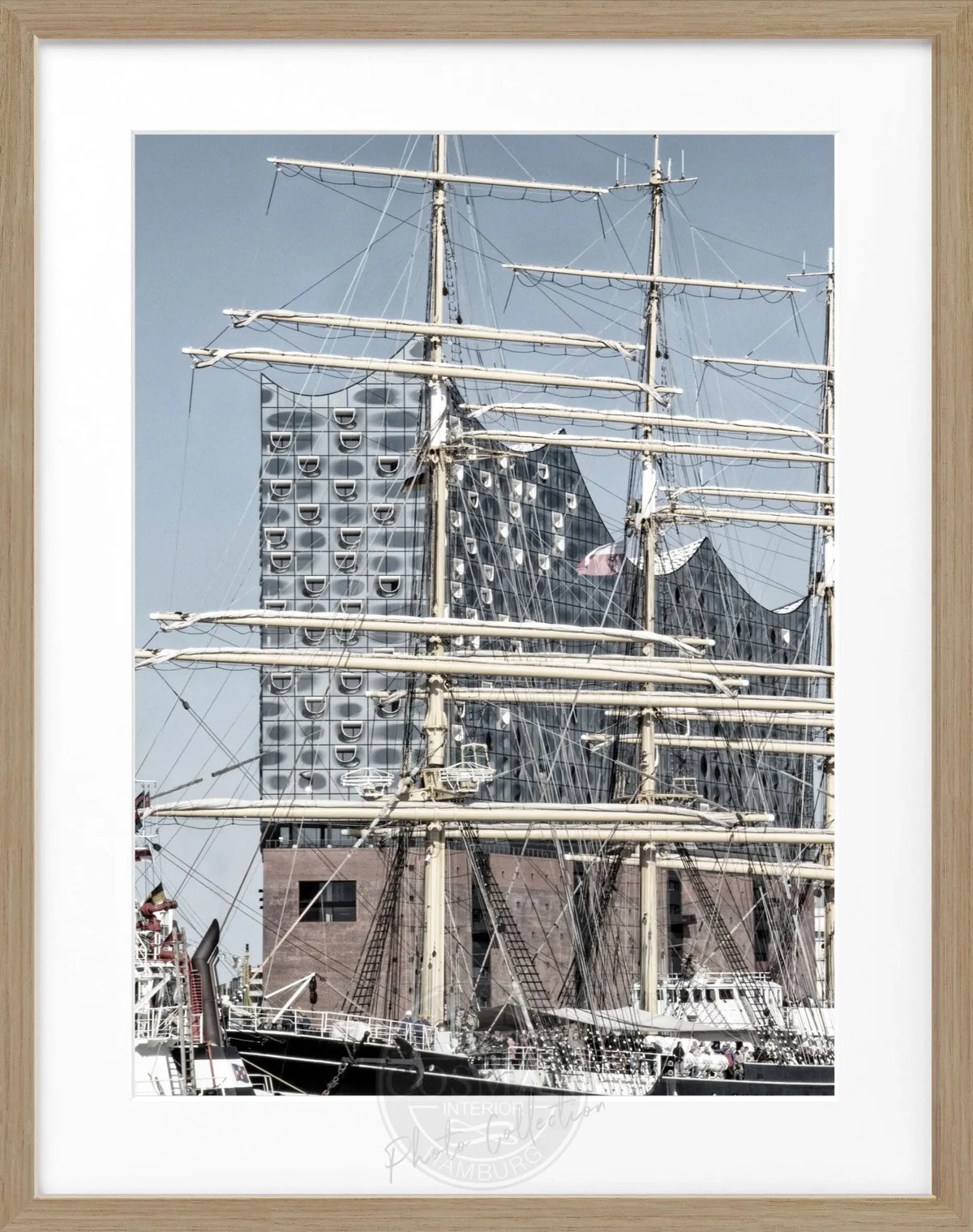 Schwarz-weiß Poster mit Rahmen, Hamburg Hafen Elphi, von Cosman-Photocollection, 25x31 cm, maritimes Motiv