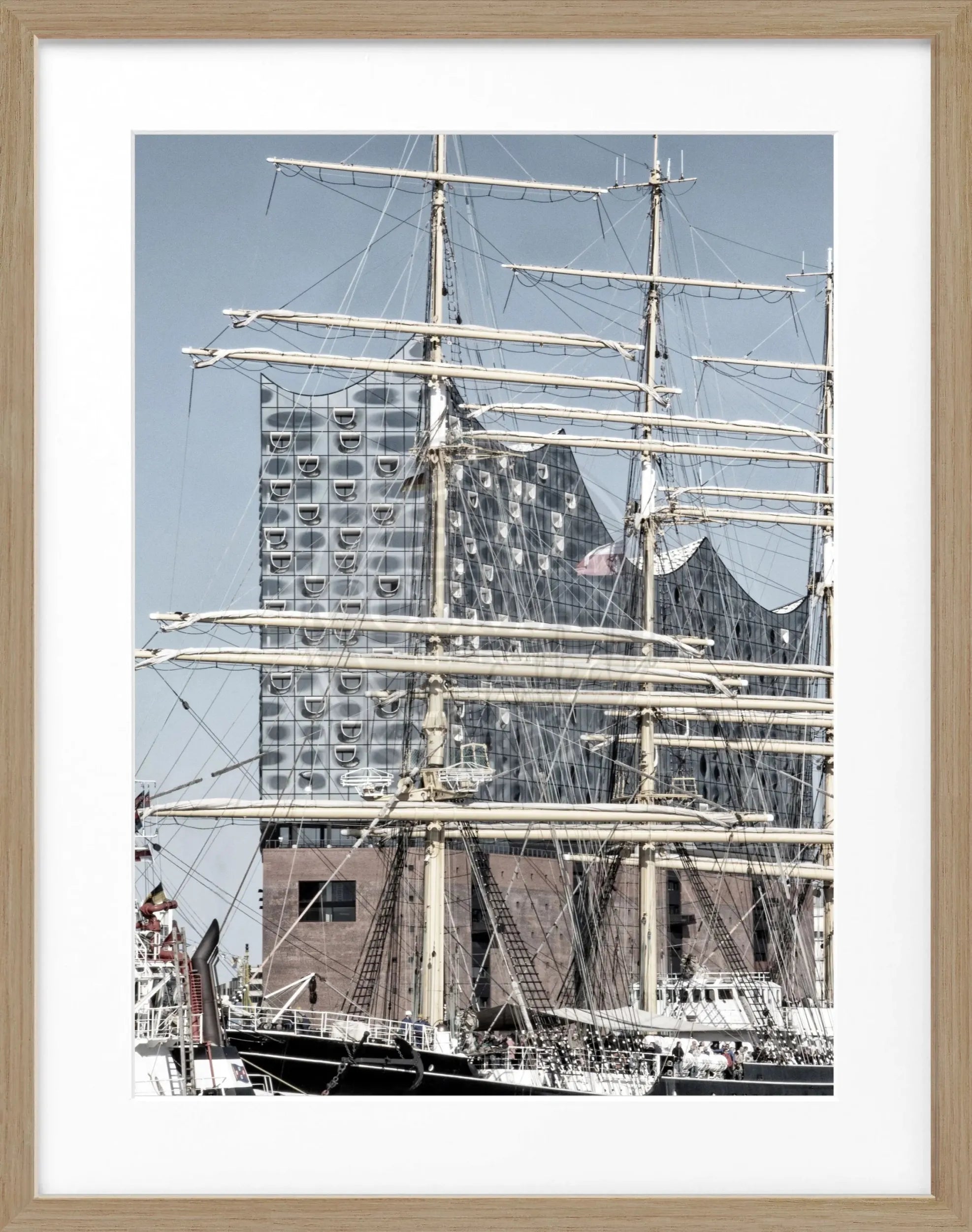 Schwarz-weiß Poster mit Rahmen, Hamburg Hafen Elphi, von Cosman-Photocollection, 25x31 cm, maritimes Motiv
