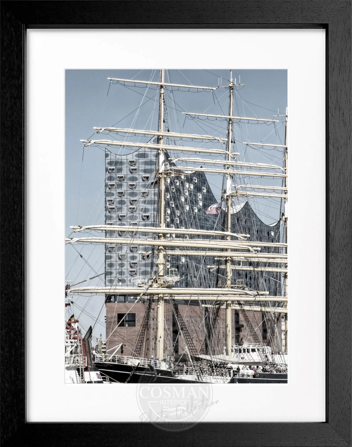 Schwarz-weiß Poster mit Rahmen, Hamburg Hafen Elphi, von Cosman-Photocollection, 25x31 cm, maritimes Motiv
