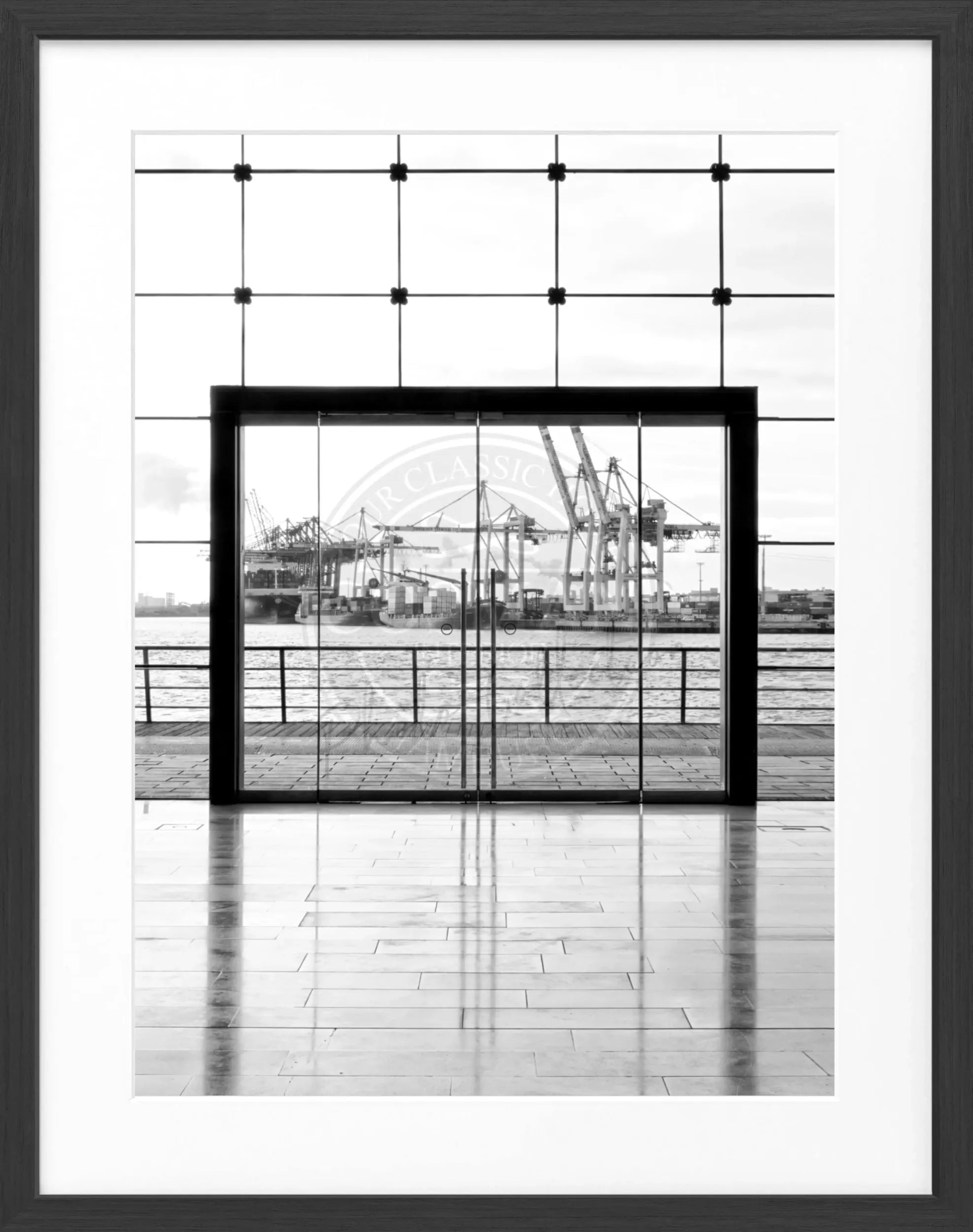 Schwarz-weiß Poster mit Rahmen, Hamburg Hafen, 25x31 cm, von Cosman-Photocollection, maritime Stadtansicht