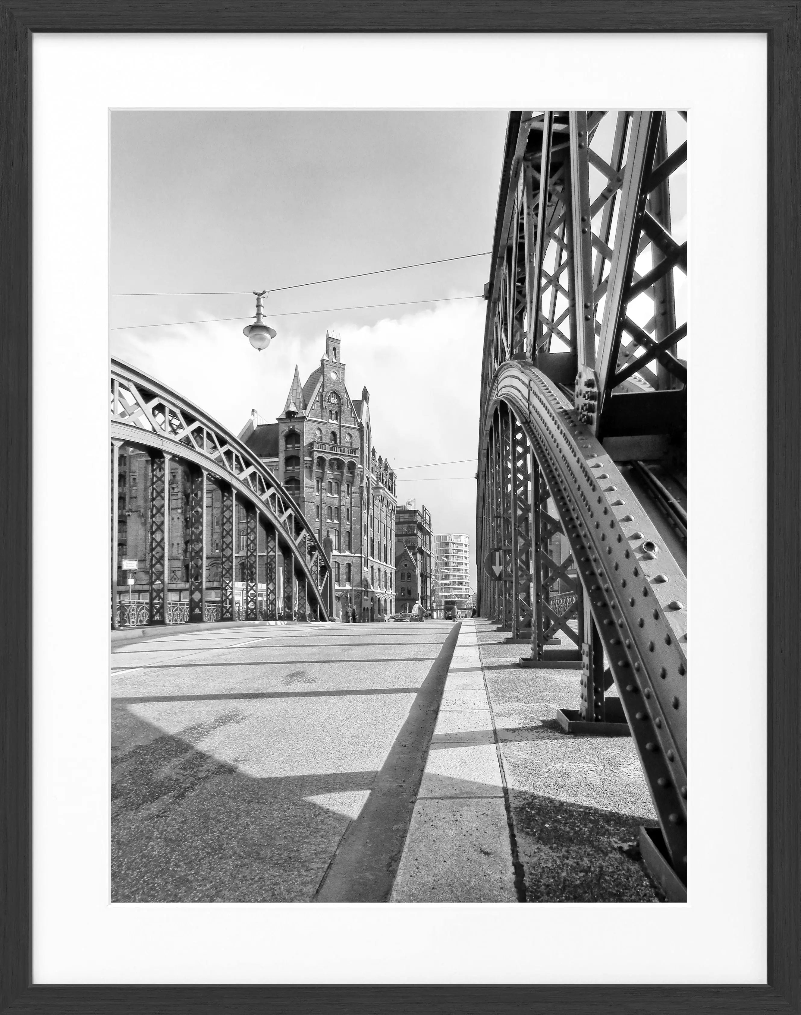 Schwarz-Weiß-Poster mit Rahmen von Hamburg Speicherstadt, von Cosman-Photocollection, 25x31 cm, Wanddeko