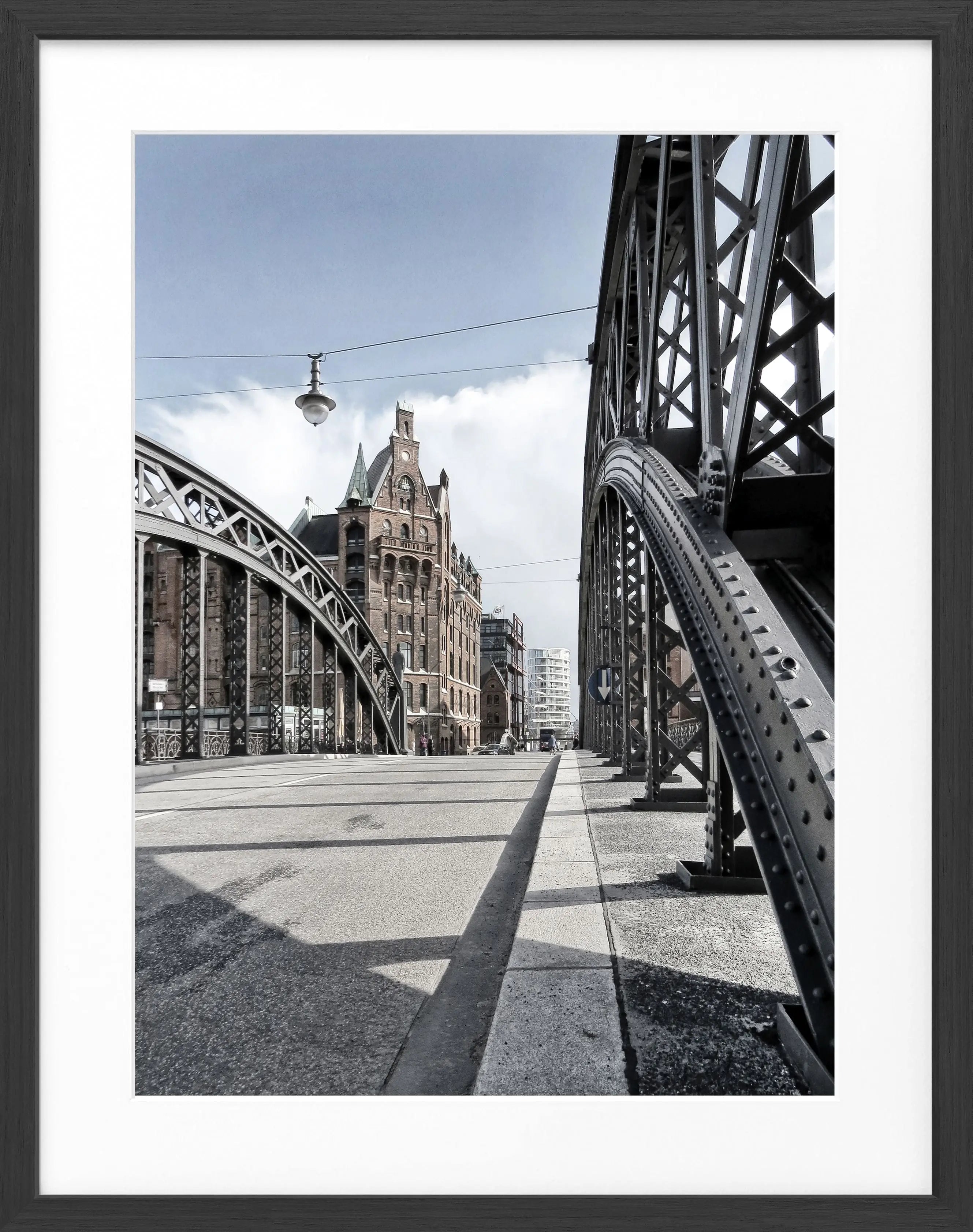 Schwarz-weiß Poster mit Rahmen, Hamburg Speicherstadt Motiv, von Cosman-Photocollection, 25x31 cm
