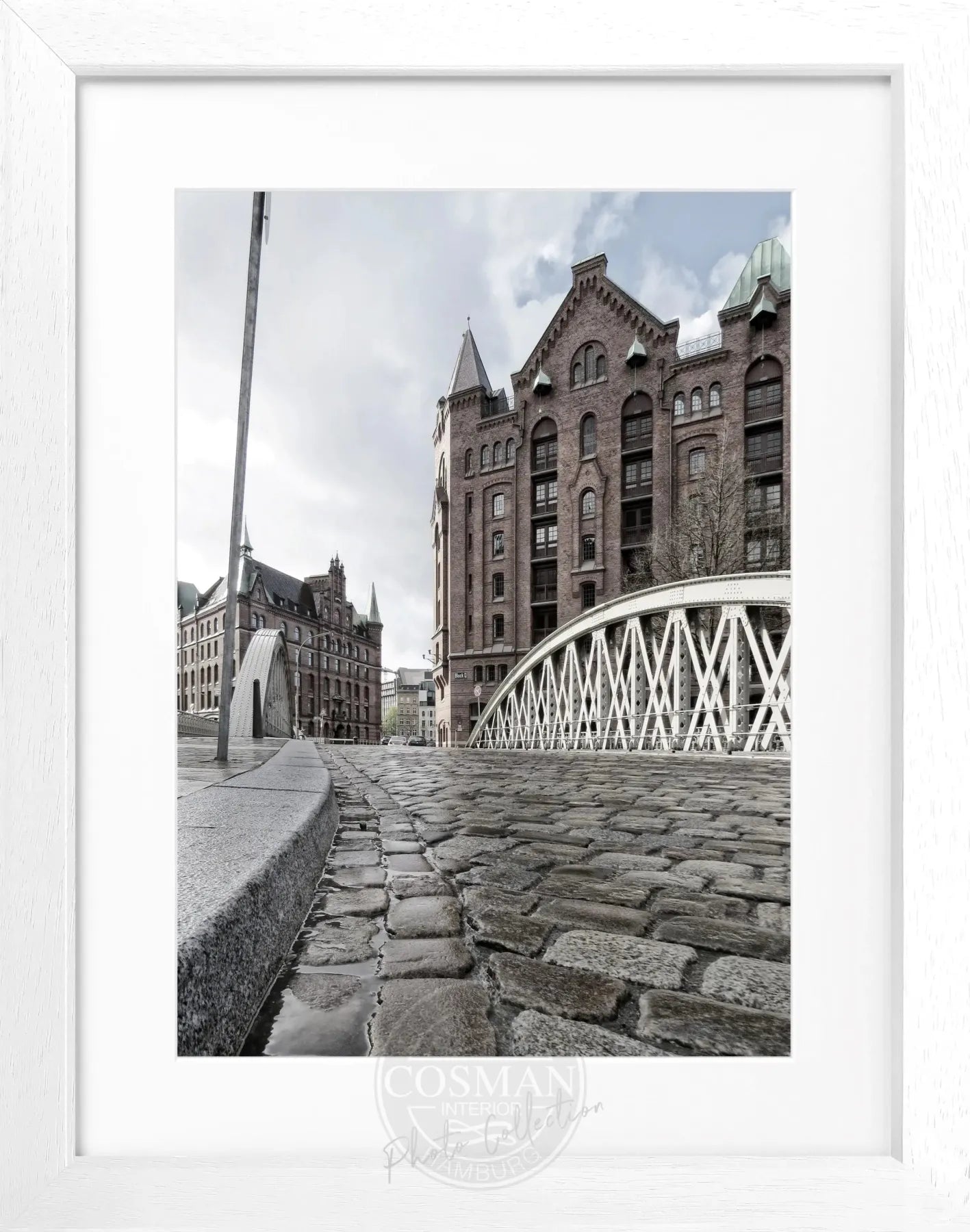 Schwarz-weiß Poster mit Rahmen, Hamburg Speicherstadt, von Cosman-Photocollection, 25x31 cm, urbanes Hamburg-Motiv