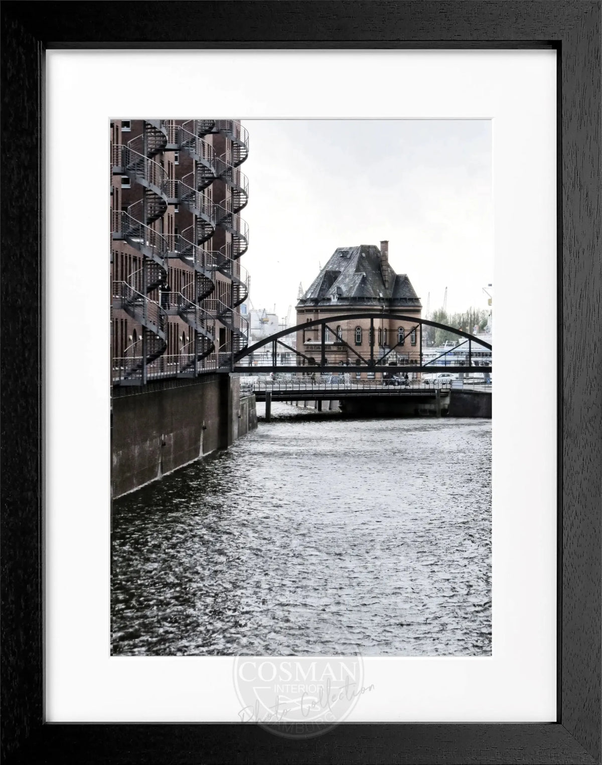 Schwarz-weiß Poster mit Rahmen von Cosman-Photocollection, Hamburg Speicherstadt, 25x31cm, stilvolles Wandbild
