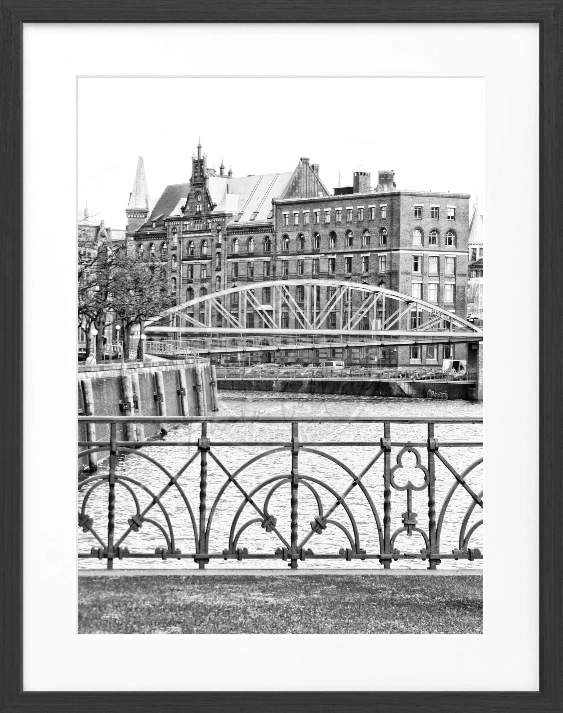 Schwarzweiß-Poster mit Rahmen von Cosman-Photocollection, Hamburg Speicherstadt, 25x31 cm, dekoratives Wandbild