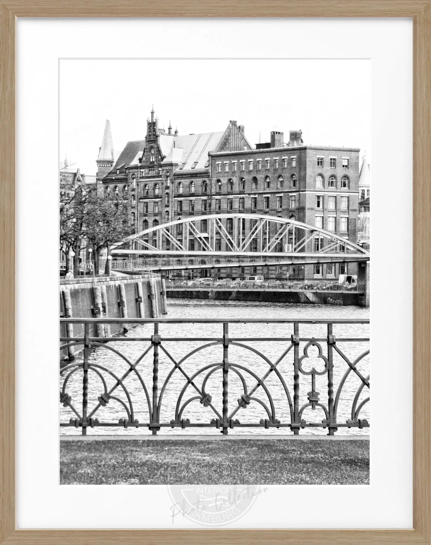 Schwarz-weiß Poster mit Rahmen von Cosman-Photocollection, Hamburg Speicherstadt, 25x31 cm, dekoratives Wandbild