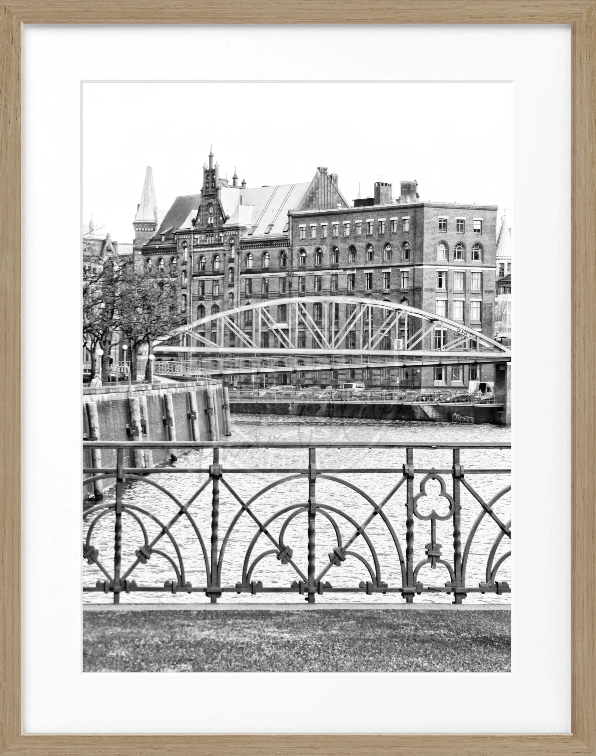 Schwarz-weiß Poster mit Rahmen von Cosman-Photocollection, Hamburg Speicherstadt, 25x31 cm, dekoratives Wandbild