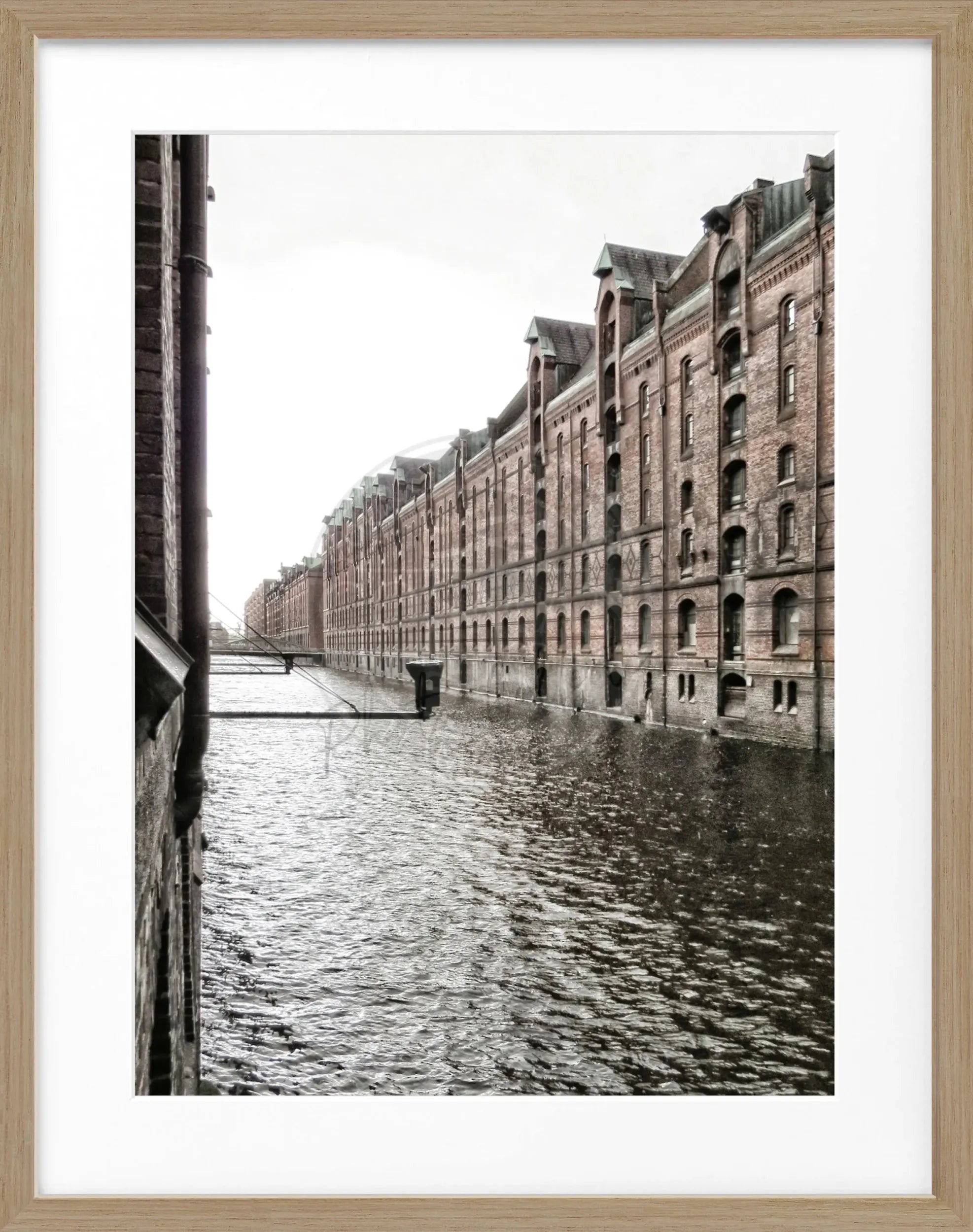 Schwarz-weiß Poster mit Rahmen, Hamburg Speicherstadt, von Cosman-Photocollection, 25x31cm, modernes Fotomotiv