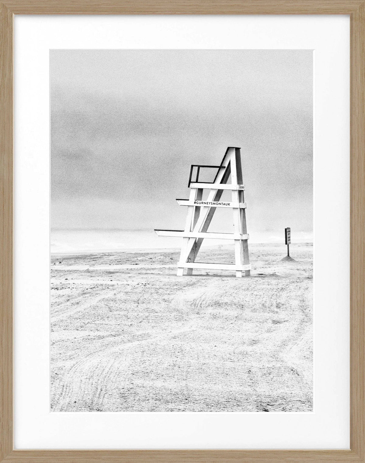 Schwarz-weiß Poster mit Rahmen von Cosman-Photocollection, Hamptons Long Island Beach Motiv, 25x31 cm, Wanddekoration