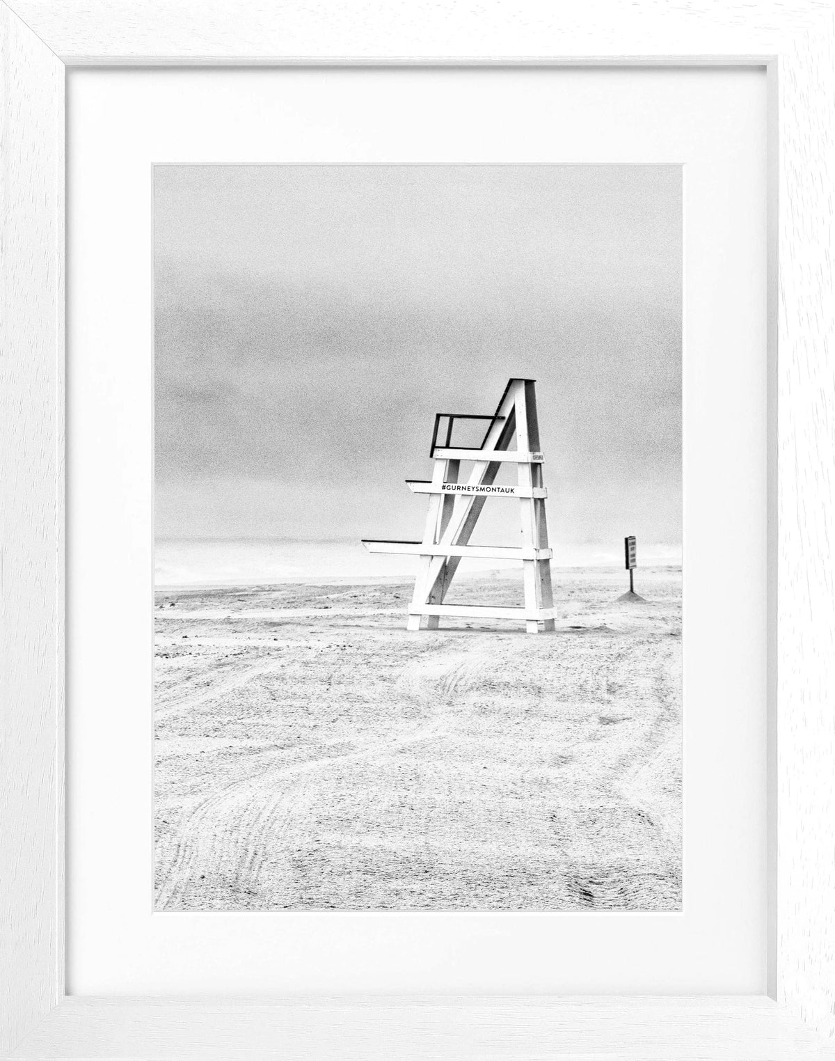Schwarz-weiß Poster mit Rahmen von Cosman-Photocollection, Hamptons Long Island Beach, 25x31 cm, Motiv im modernen Stil