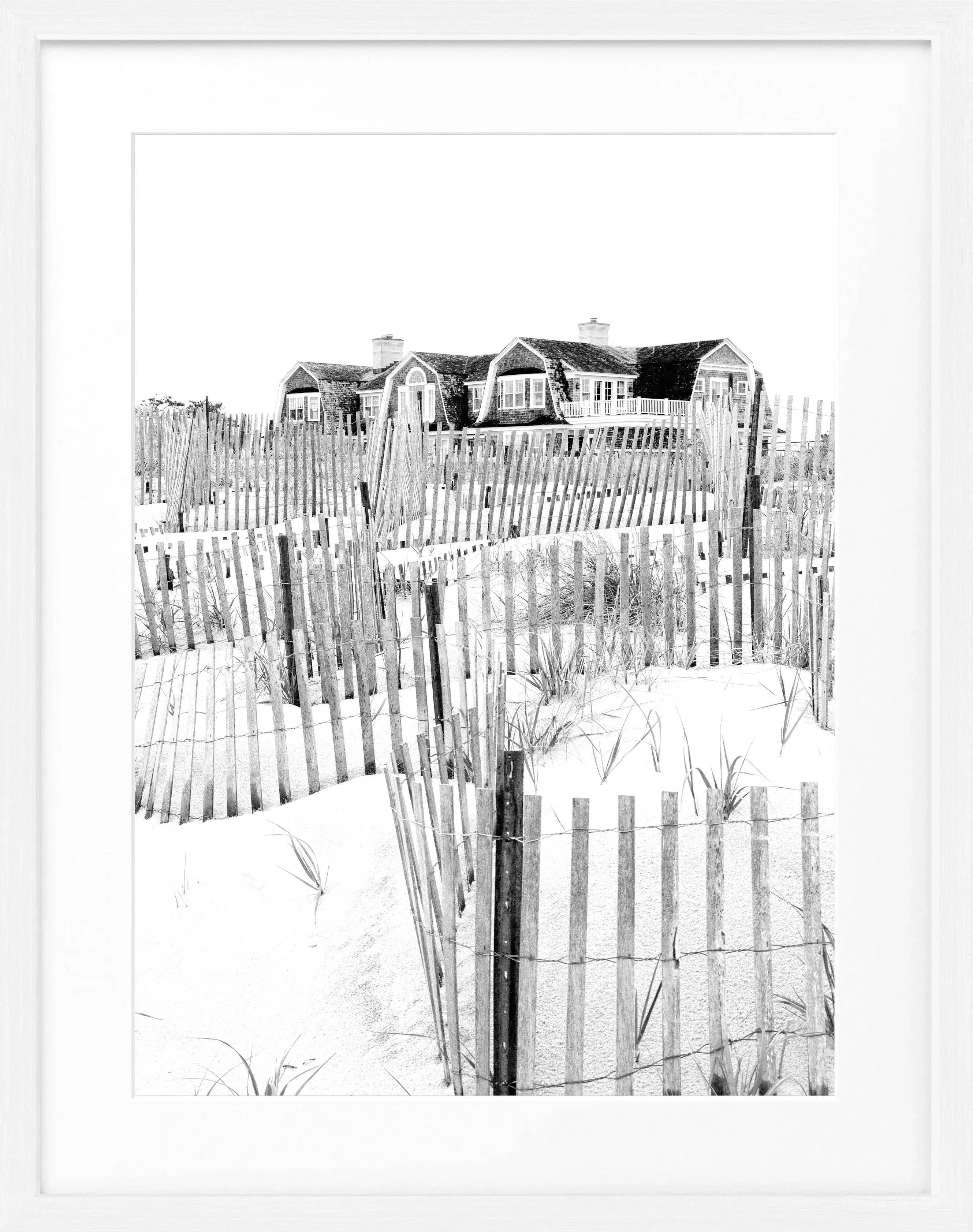 Schwarz-weiß Poster mit Rahmen, Hamptons Long Island ’Beach House’ von Cosman-Photocollection, Maße 25x31 cm