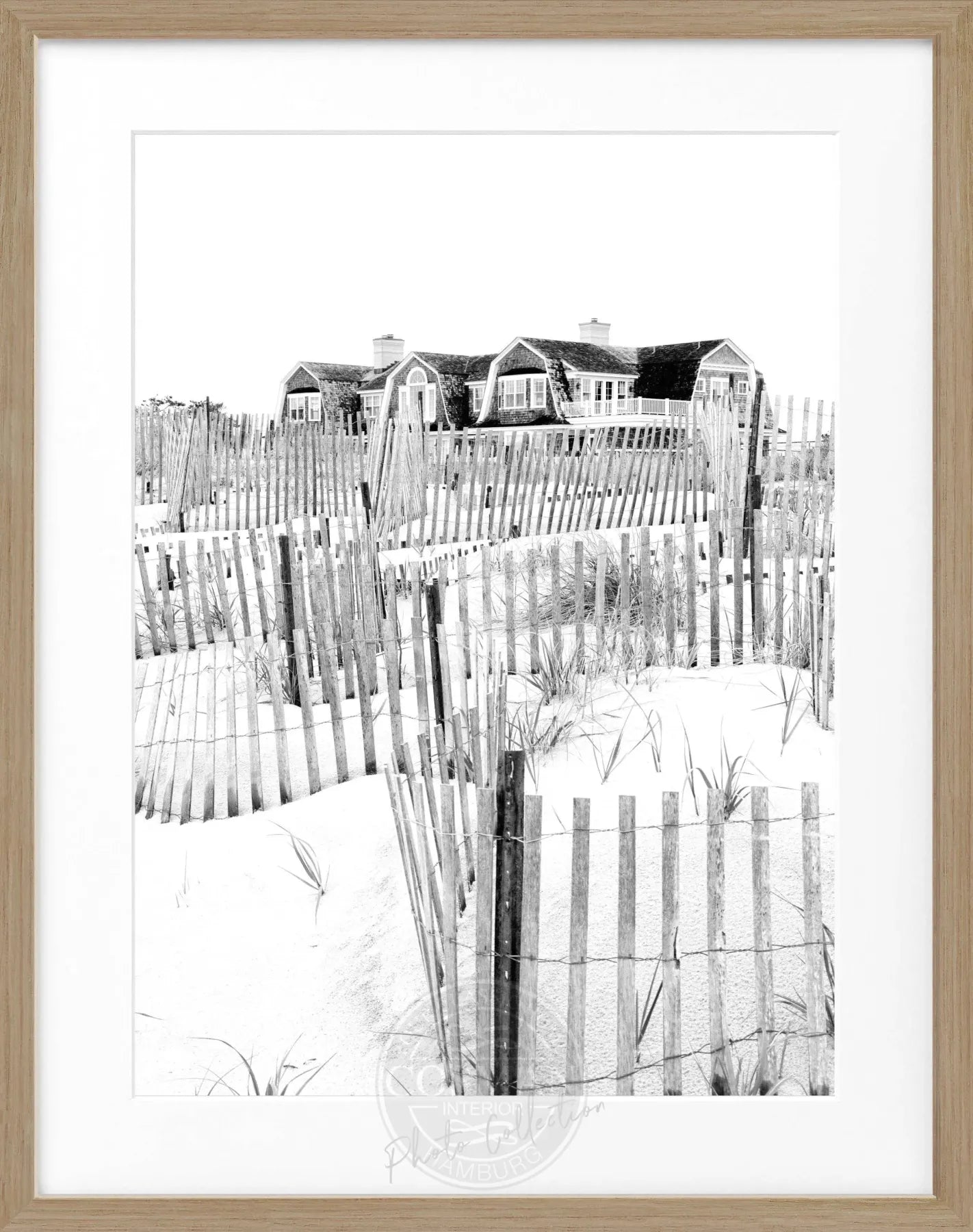 Schwarz-weißer Poster mit Rahmen, Hamptons Long Island 'Beach House' von Cosman-Photocollection, 25x31cm, Wanddekoration