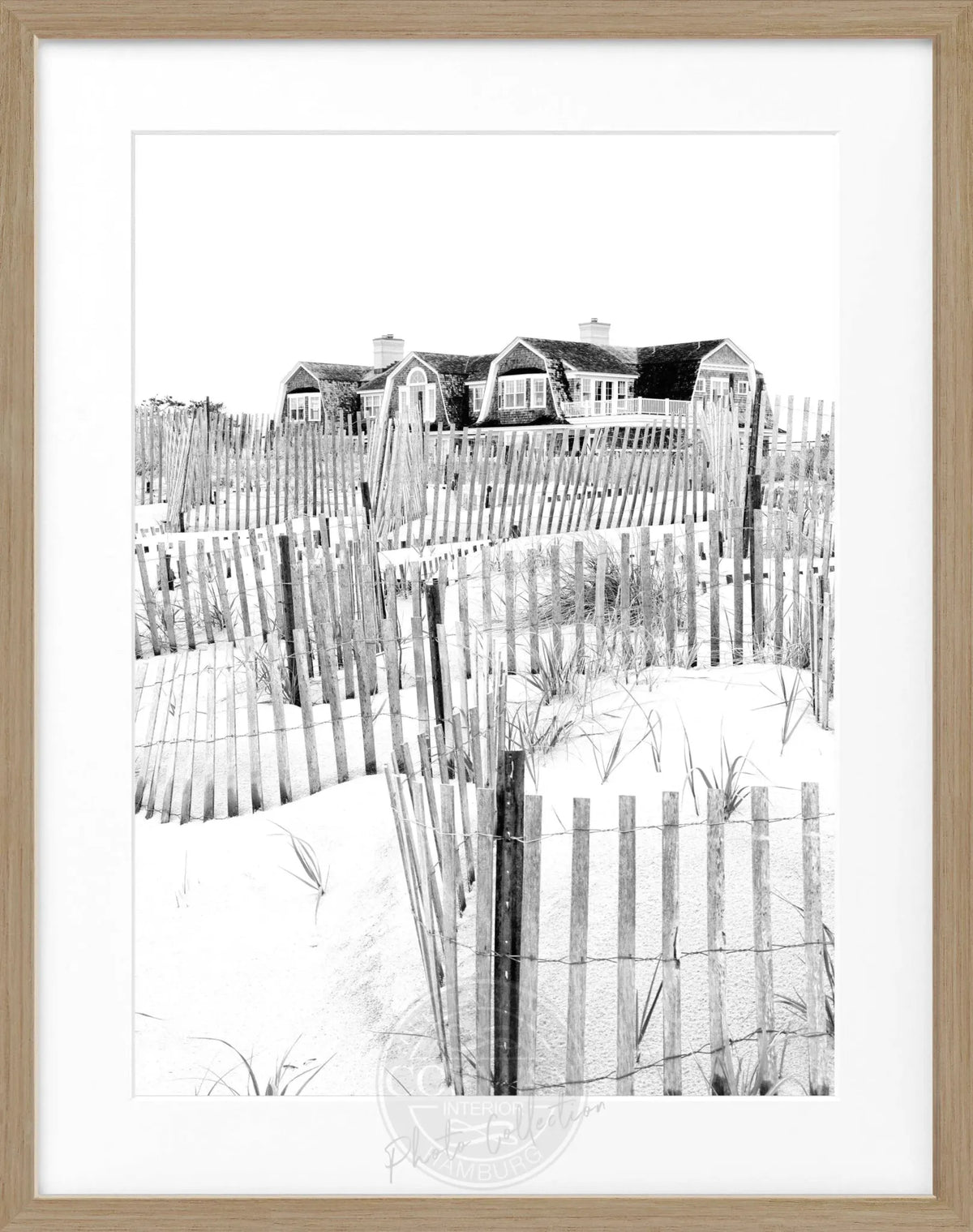 Schwarz-weißer Poster mit Rahmen, Hamptons Long Island 'Beach House' von Cosman-Photocollection, 25x31cm, Wanddekoration