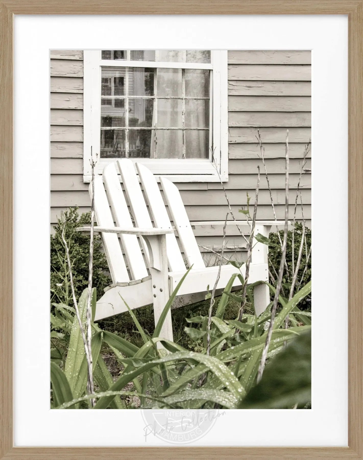 Schwarz-weiß Poster mit Rahmen, Hamptons Long Island Deckchair, Cosman-Photocollection, 25x31cm, stilvolles Wandbild