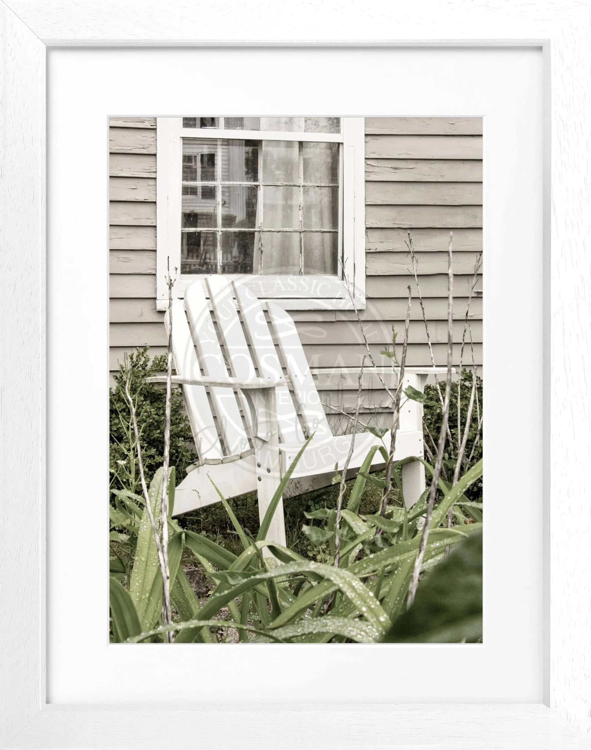 Schwarz-weiß Poster mit Rahmen, Hamptons Long Island Deckchair, Cosman-Photocollection, 25x31cm, als Wanddekoration.