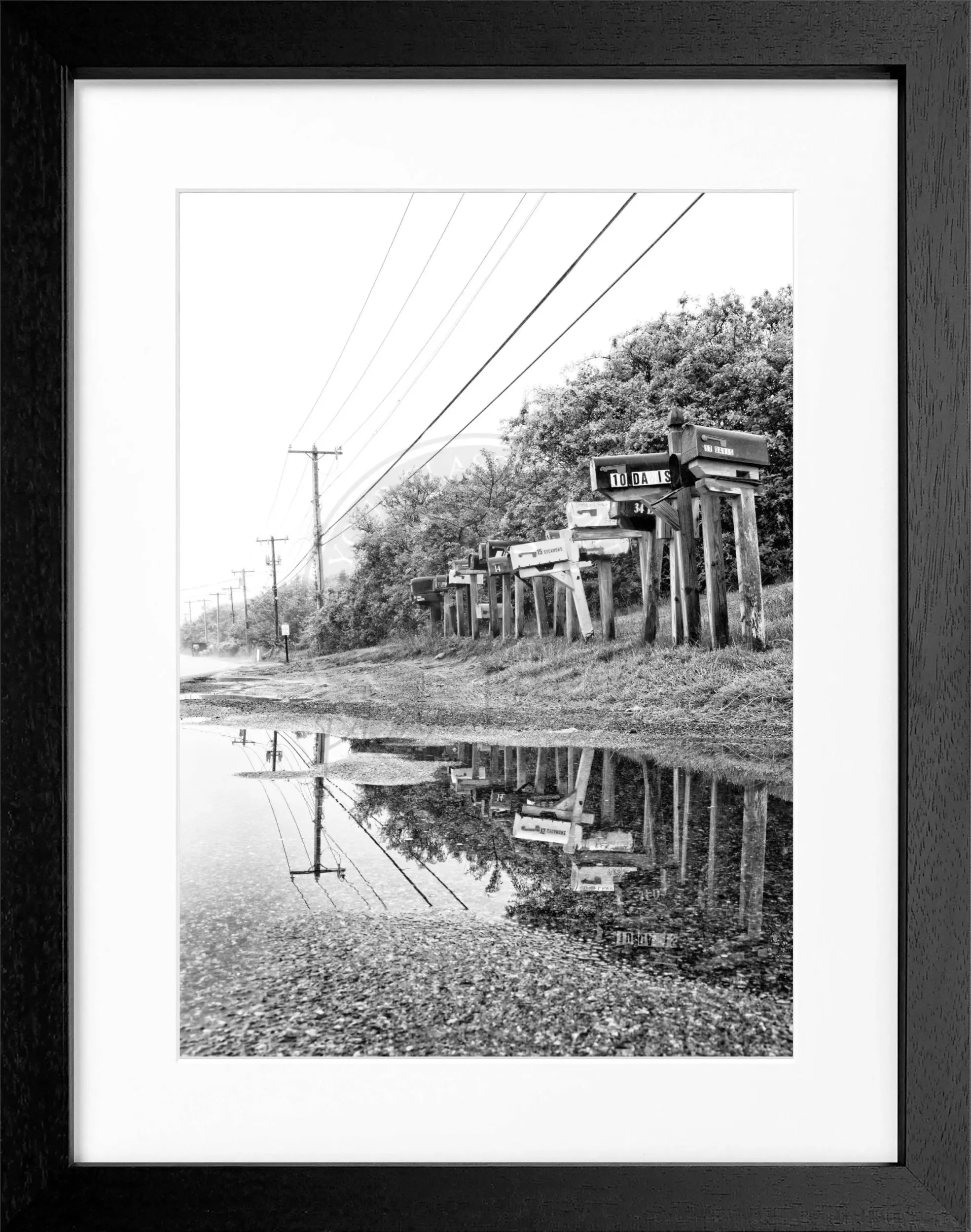 Schwarz-weißes Poster mit Rahmen, Hamptons Long Island Mailbox, Cosman-Photocollection, Motiv im Format 25x31 cm